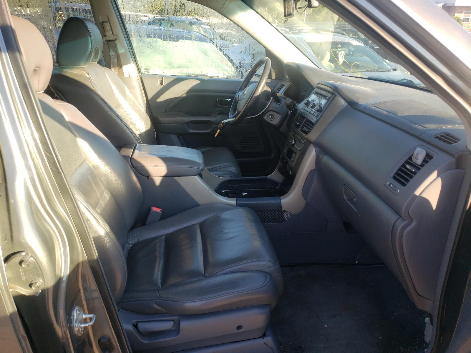Photo 5 from auction – 2007 HONDA PILOT EXL with VIN 2HKYF18567H502967