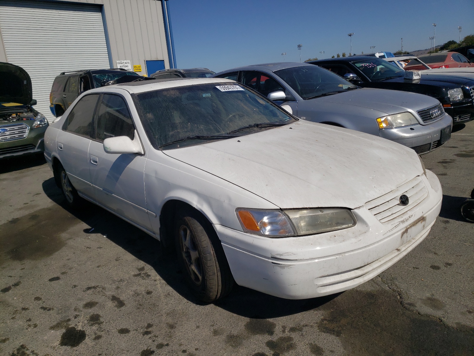 Photo 1 from auction – 1998 TOYOTA CAMRY with VIN JT2BG28K8W0198298