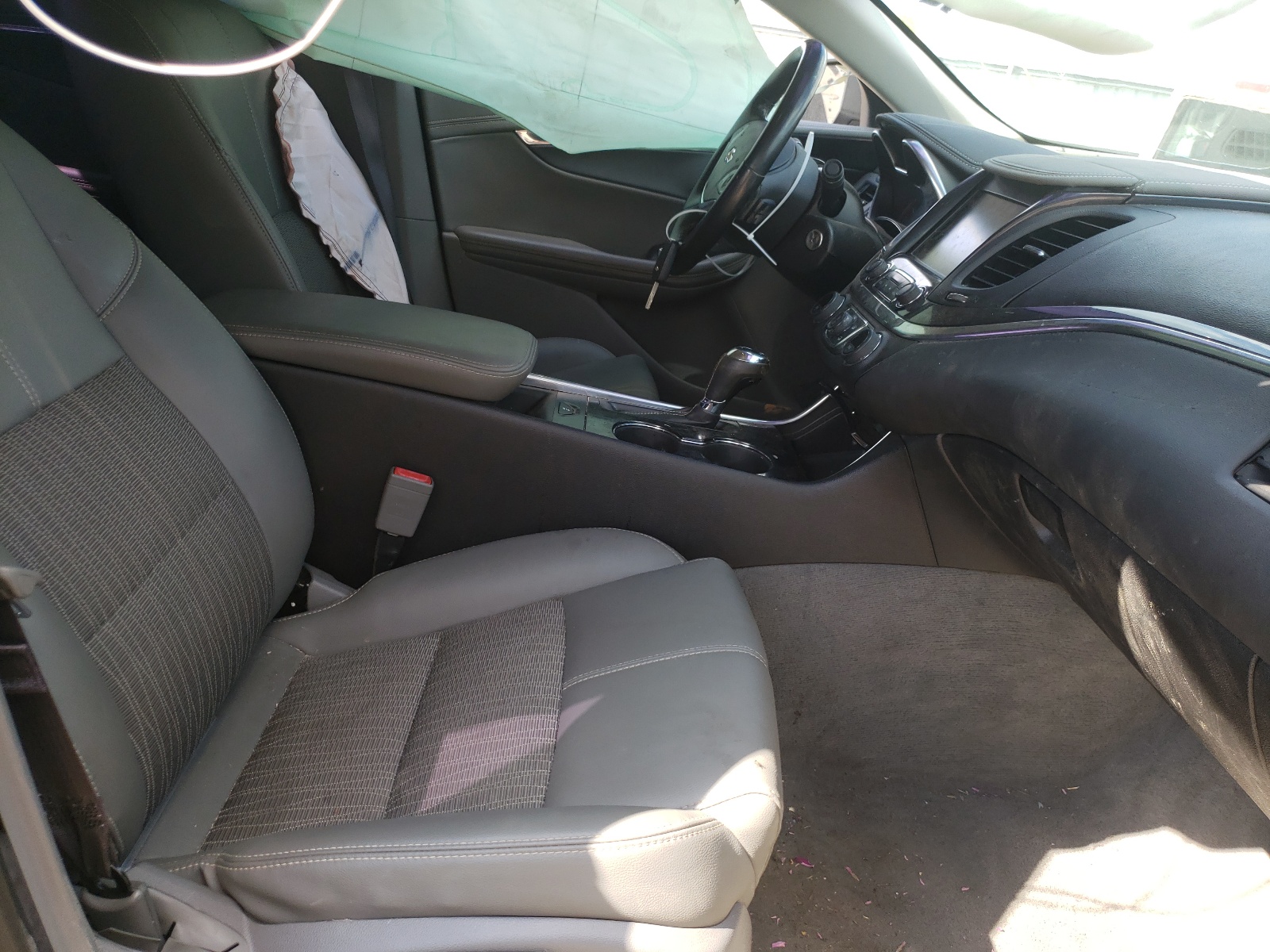 Photo 5 from auction – 2017 CHEVROLET IMPALA LT with VIN 1G1105S36HU185984