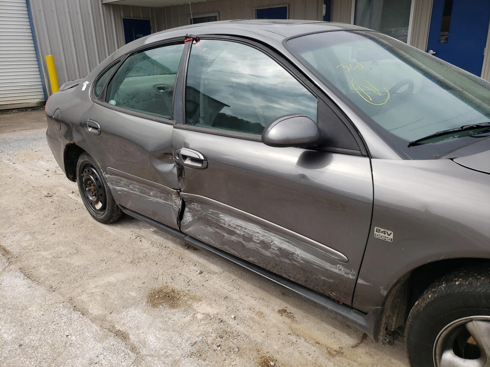 Photo 9 from auction – 2003 FORD TAURUS with VIN 1FAFP55SX3A125430