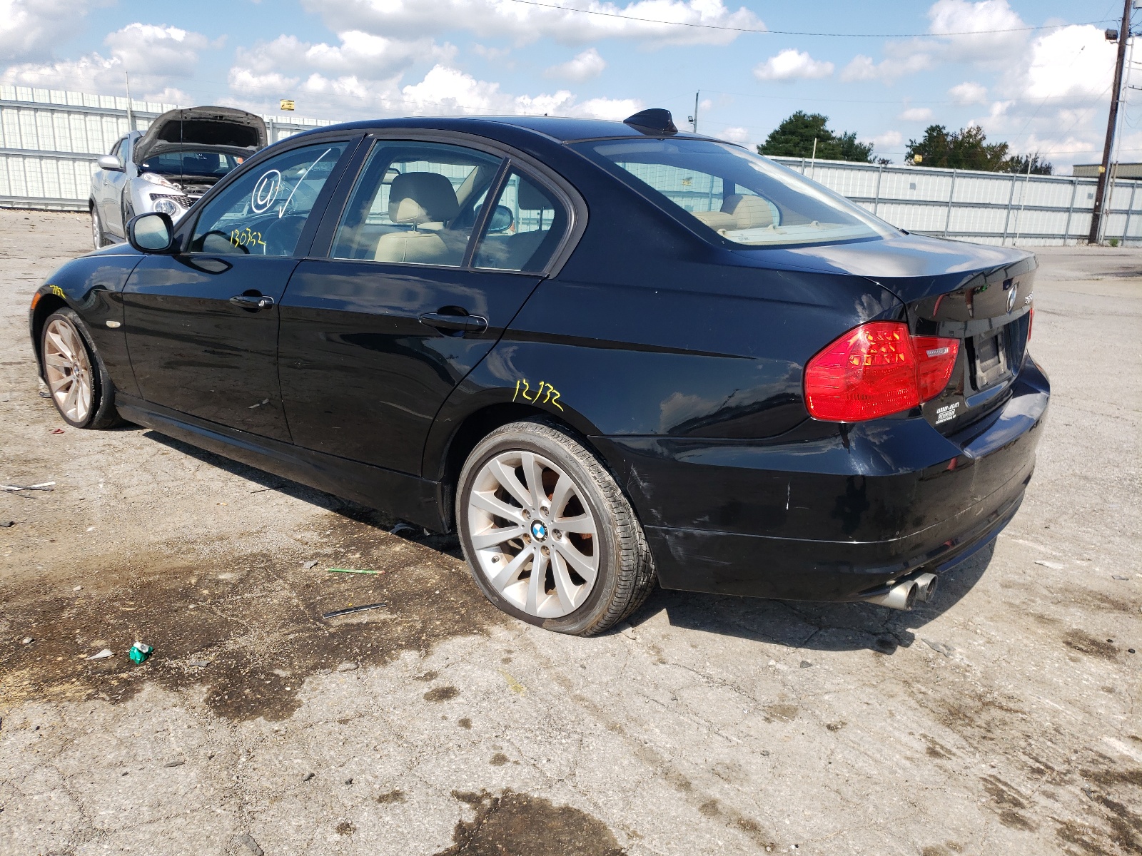 Photo 3 from auction – 2011 BMW 328 I with VIN WBAPH7G57BNM57473