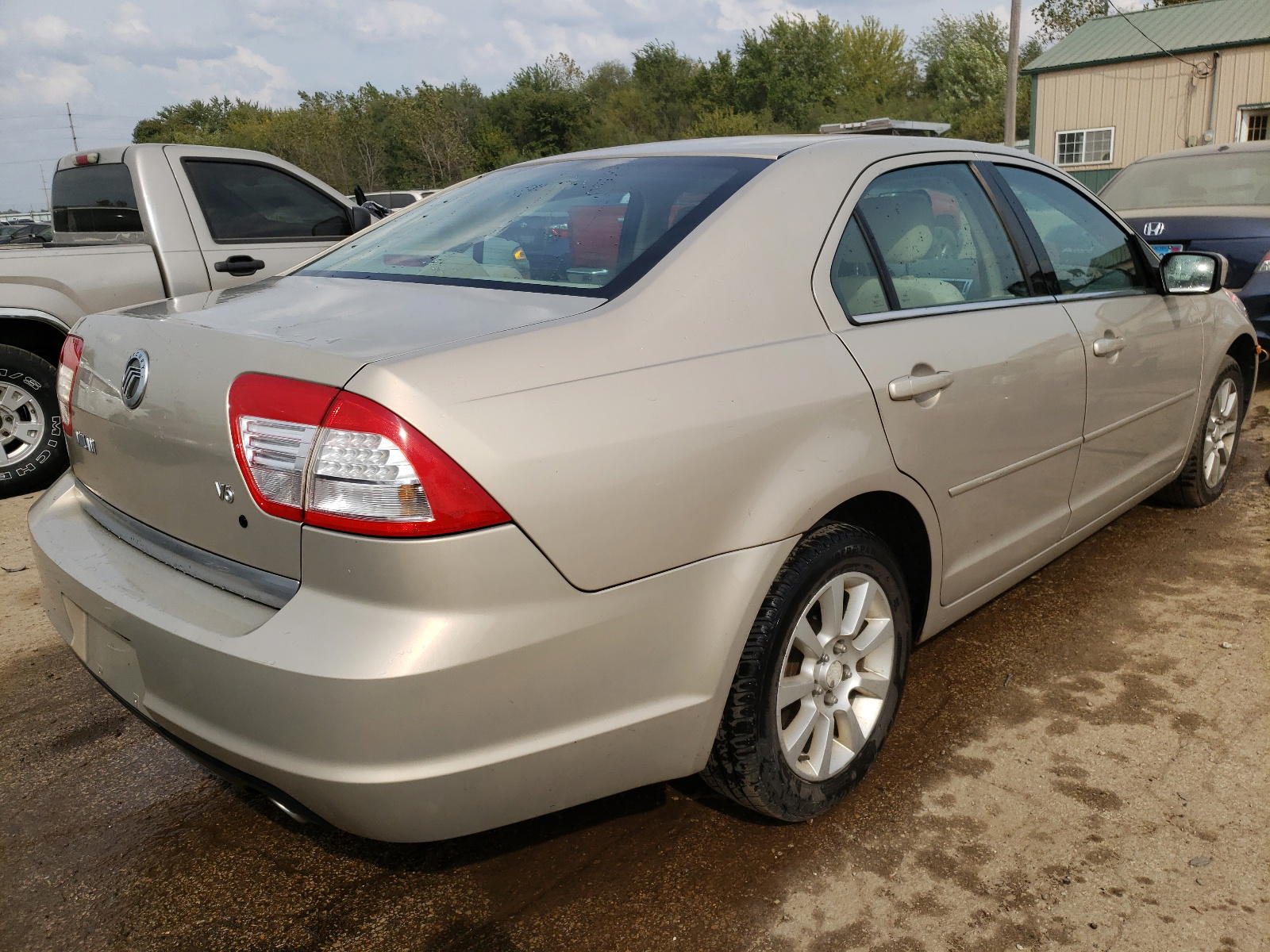 Photo 4 from auction – 2006 MERCURY MILAN with VIN 3MEFM07146R612481