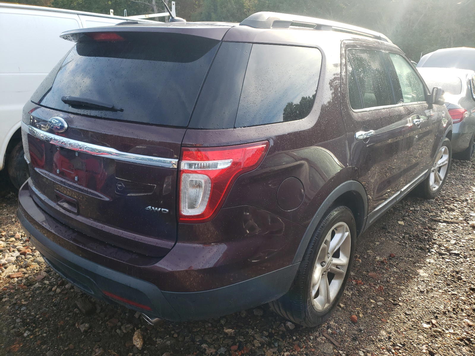 Photo 4 from auction – 2011 FORD EXPLORER L with VIN 1FMHK8F8XBGA02482