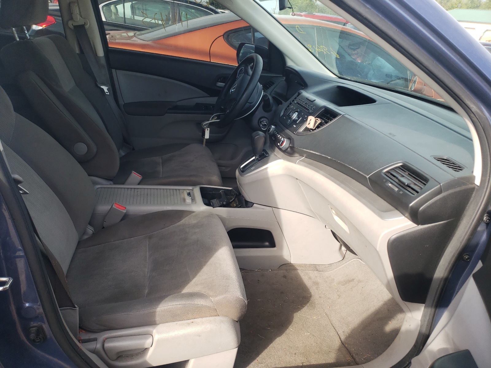 Photo 5 from auction – 2014 HONDA CR-V LX with VIN 2HKRM4H36EH696293