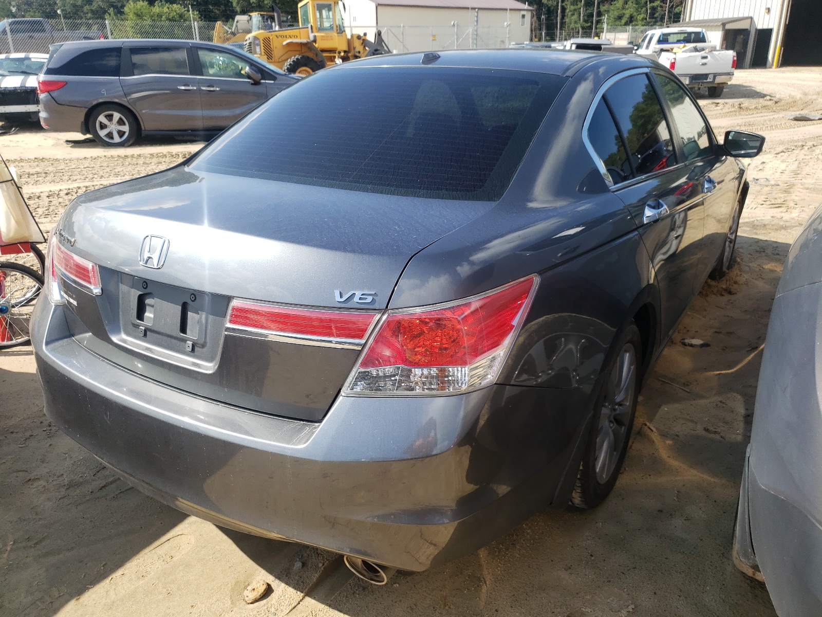 Photo 16 from auction – 2011 HONDA ACCORD EXL with VIN 1HGCP3F84BA011038