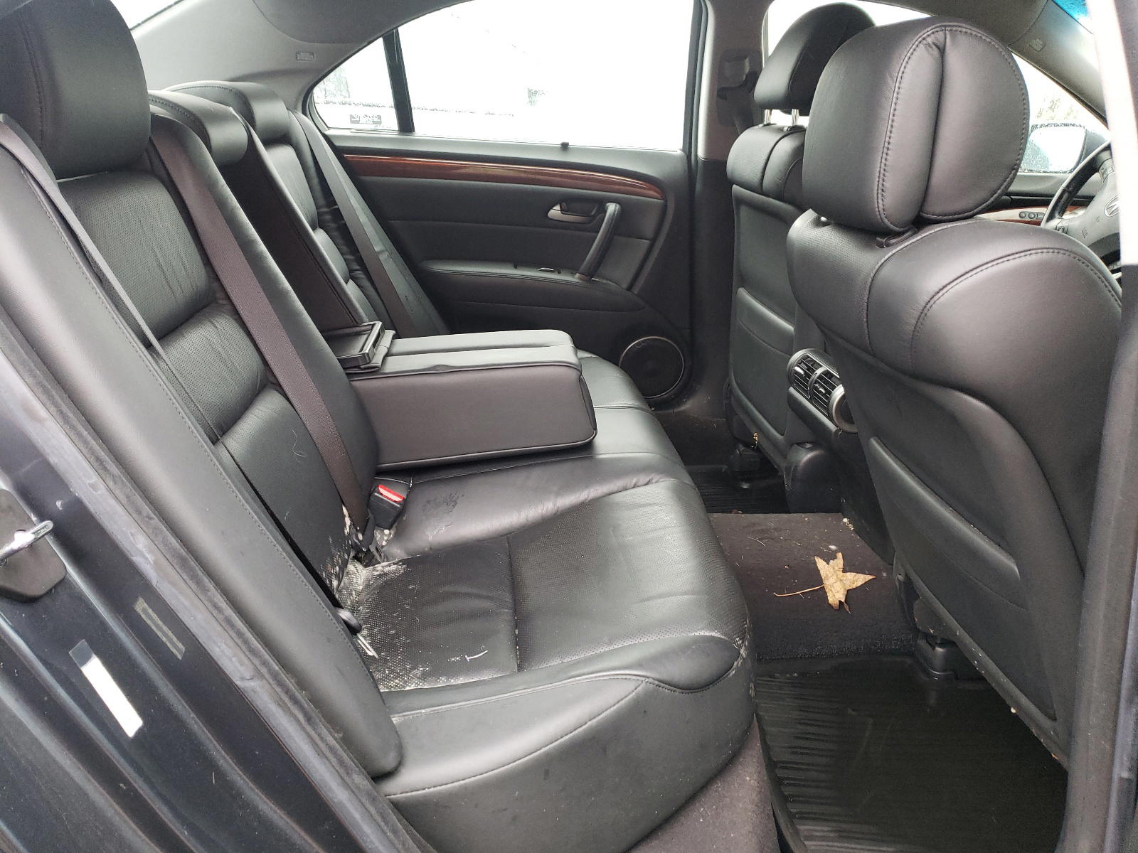 Photo 6 from auction – 2008 ACURA RL with VIN JH4KB16668C003403