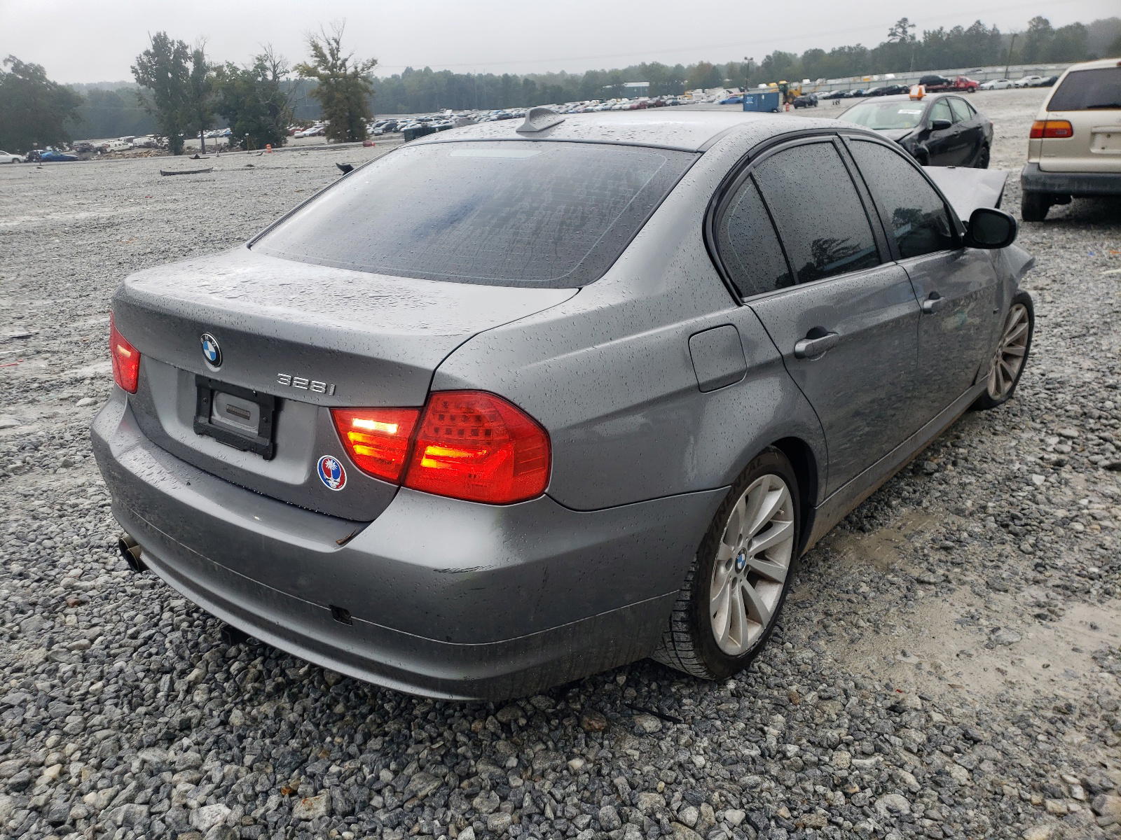 Photo 4 from auction – 2011 BMW 328 I with VIN WBAPH7G58BNN03442