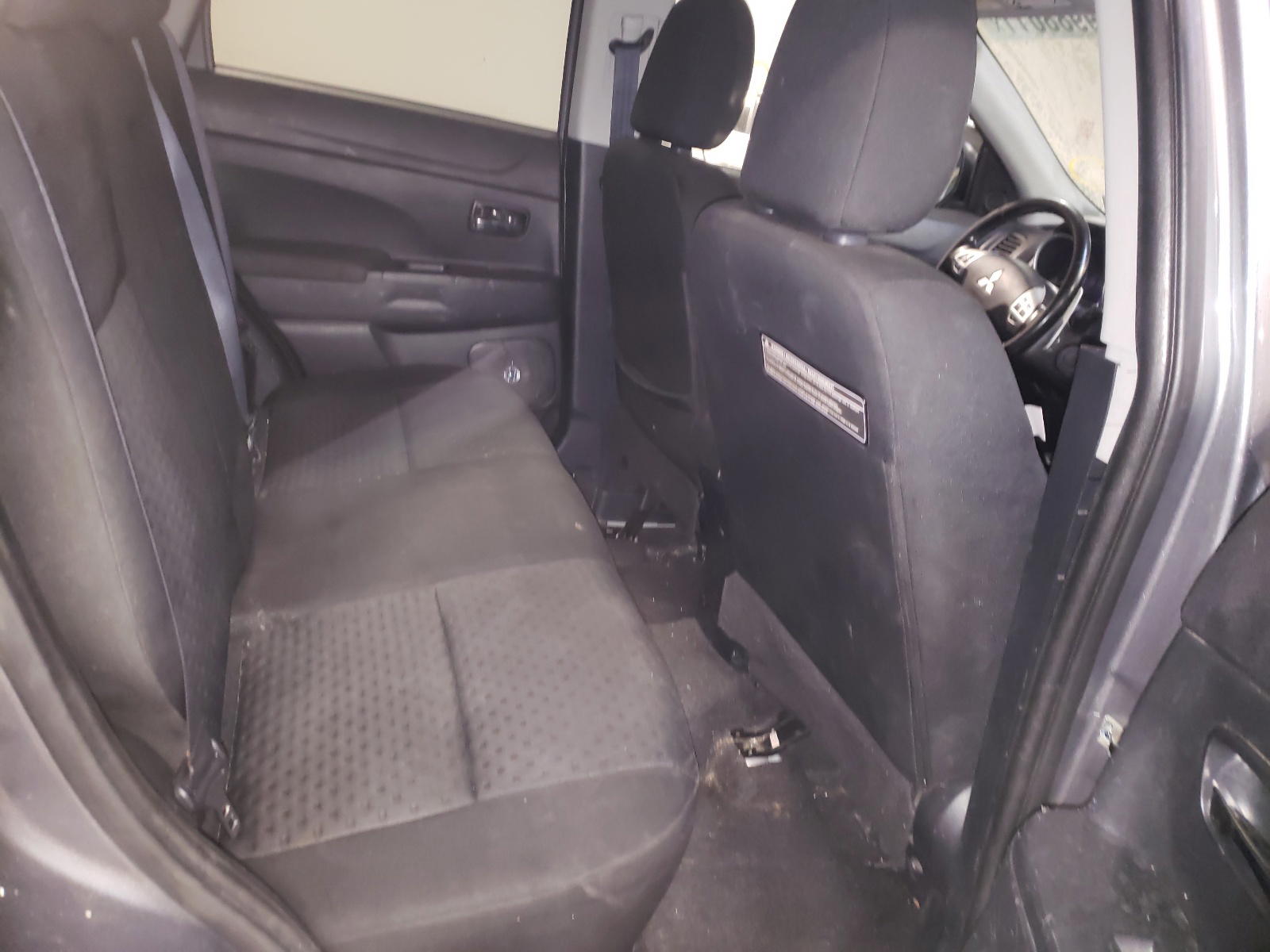 Photo 6 from auction – 2011 MITSUBISHI OUTLANDER with VIN JA4AR4AU8BZ017026
