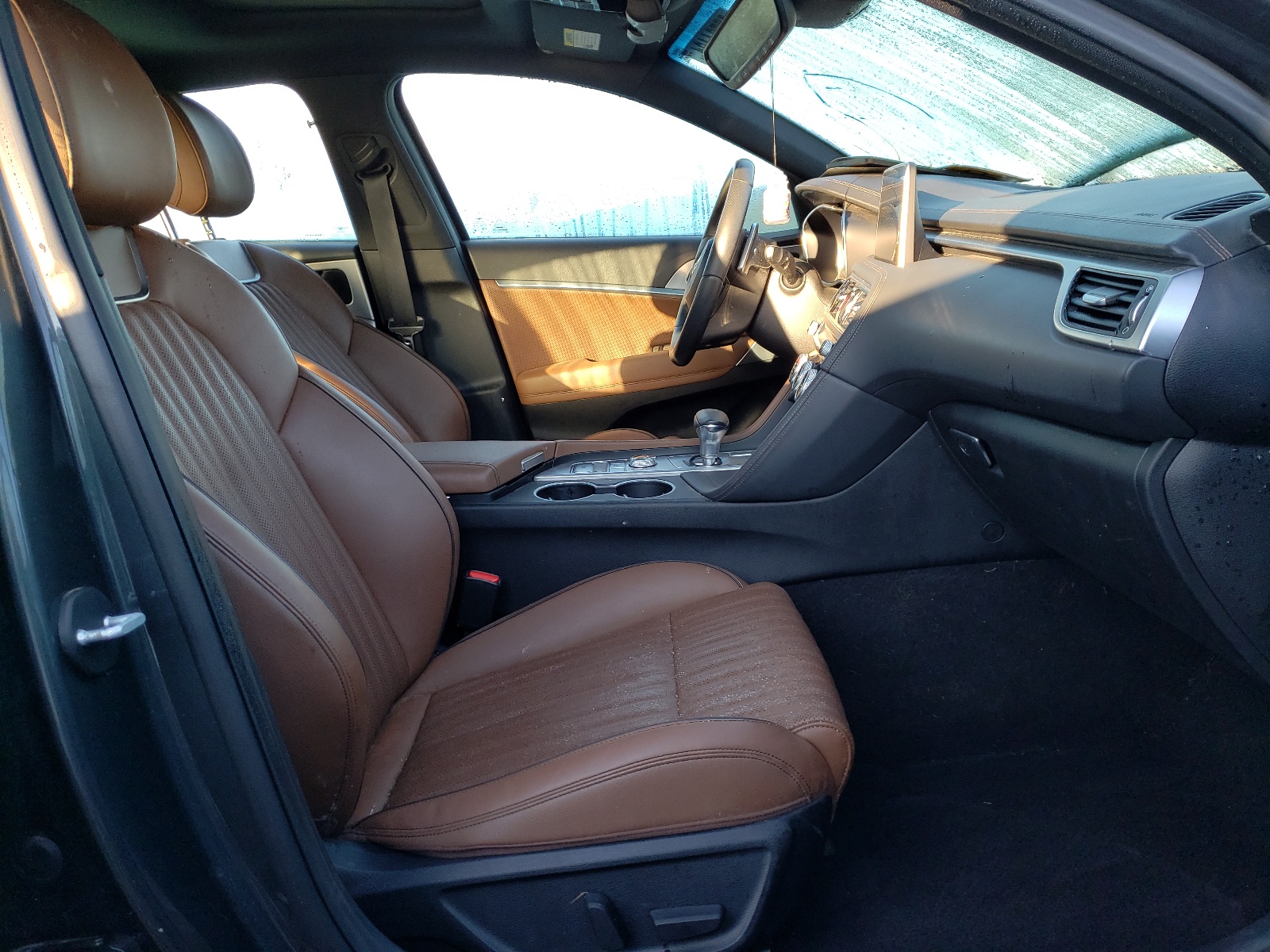 Photo 5 from auction – 2020 GENESIS G70 ELITE with VIN KMTG34LA8LU046529