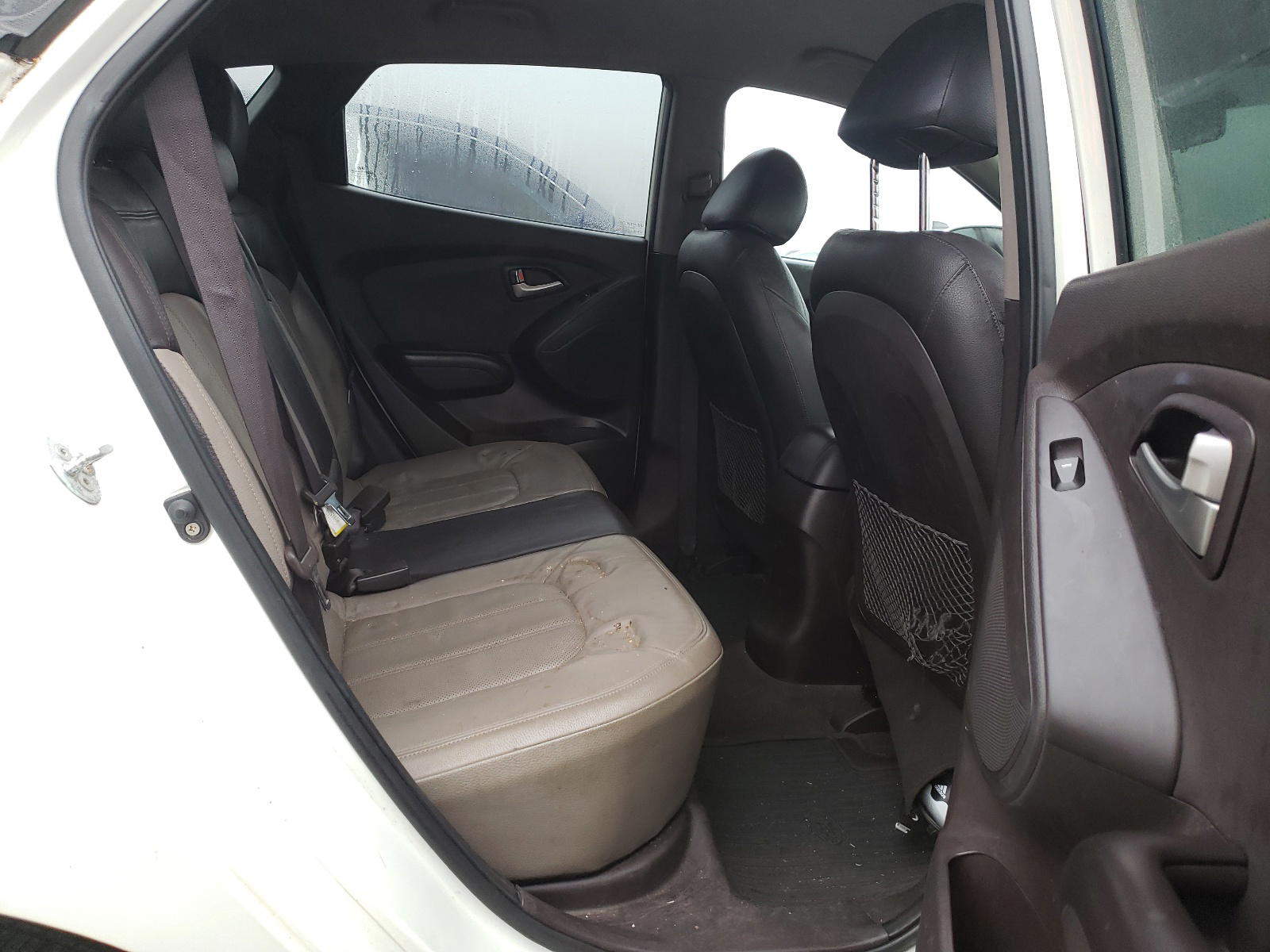 Photo 6 from auction – 2011 HYUNDAI TUCSON with VIN KM8JUCAC0AU023044