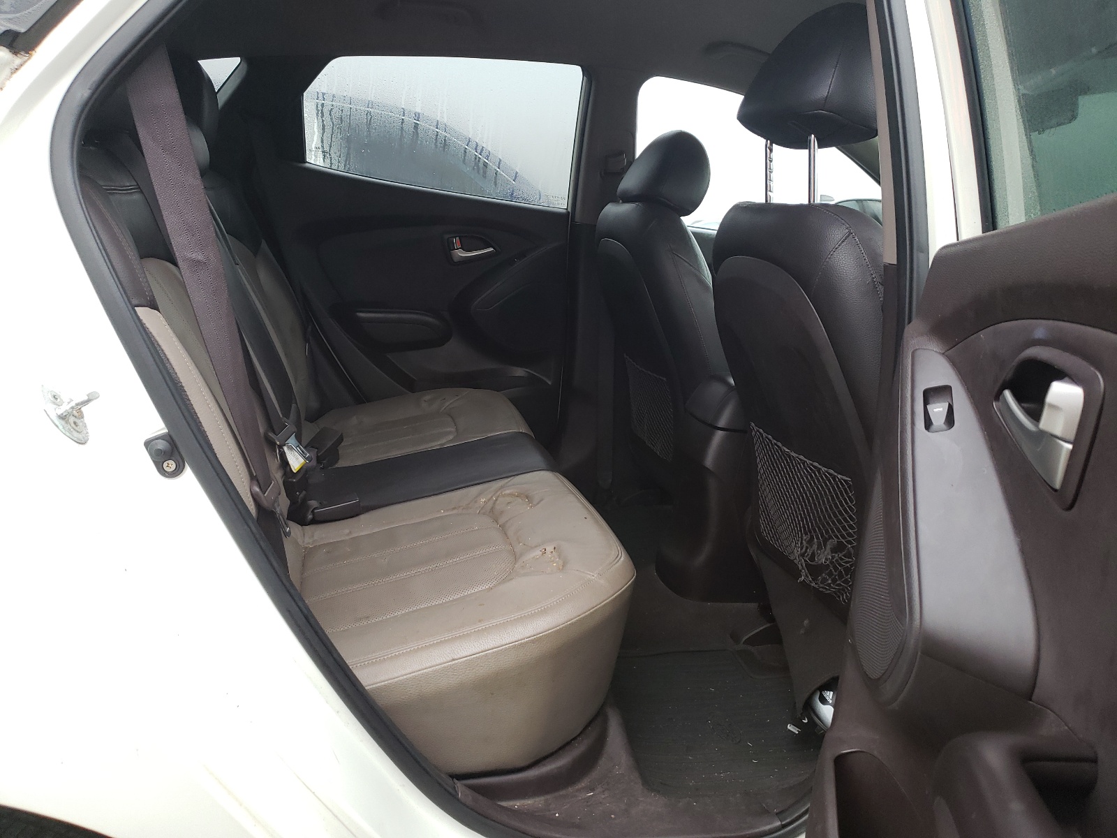 Zdjęcie 6 z aukcji – 2011 HYUNDAI TUCSON z VIN KM8JUCAC0AU023044