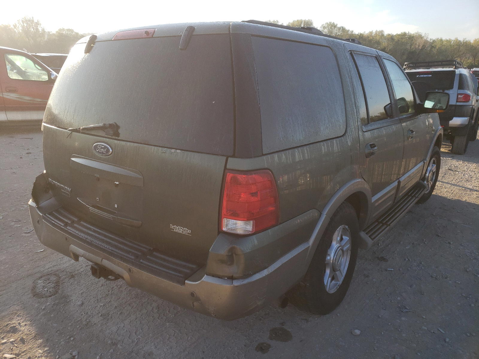 Photo 4 from auction – 2003 FORD EXPEDITION with VIN 1FMFU18L33LC57719