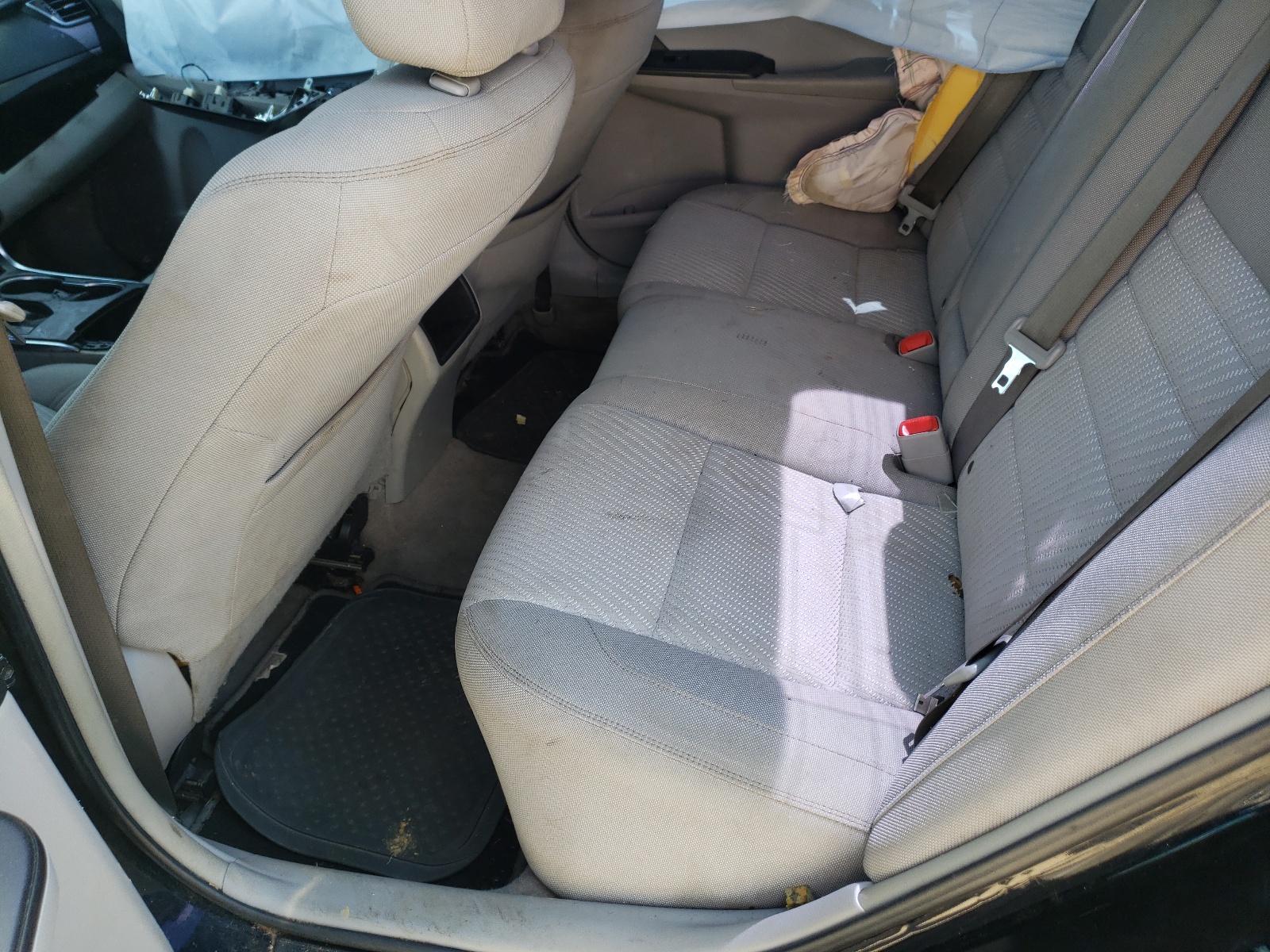 Photo 6 from auction – 2016 TOYOTA CAMRY LE with VIN 4T1BF1FK1GU203127