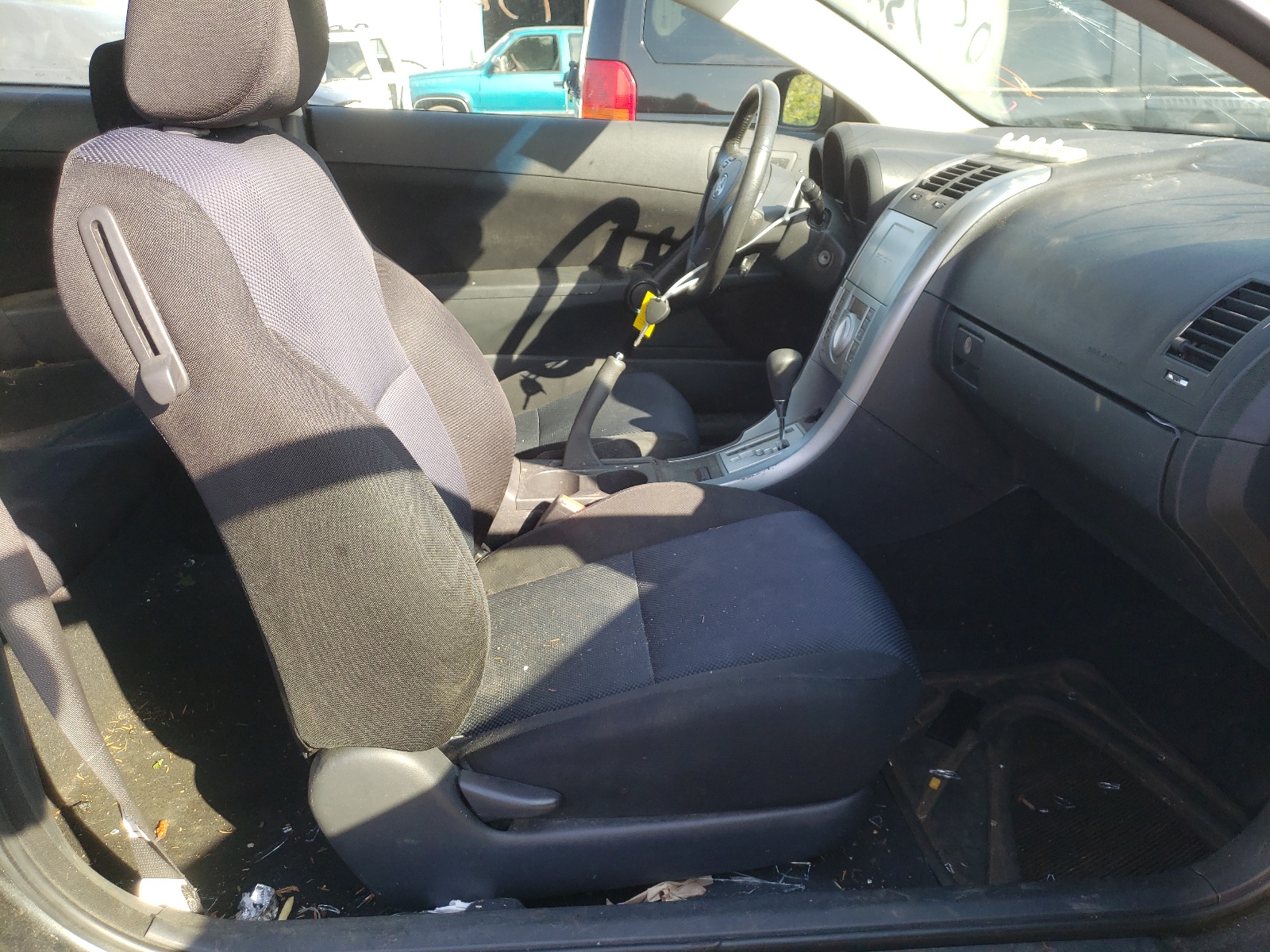 Photo 5 from auction – 2006 TOYOTA SCION TC with VIN JTKDE177060094460