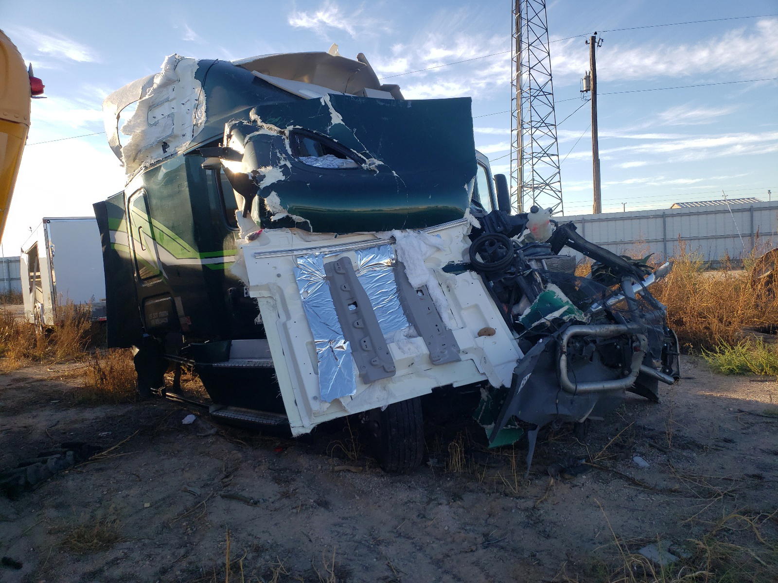 FREIGHTLINER CASCADIA 1 2021 with VIN 3AKJHHDRXMSLU4439 - Photo from auction