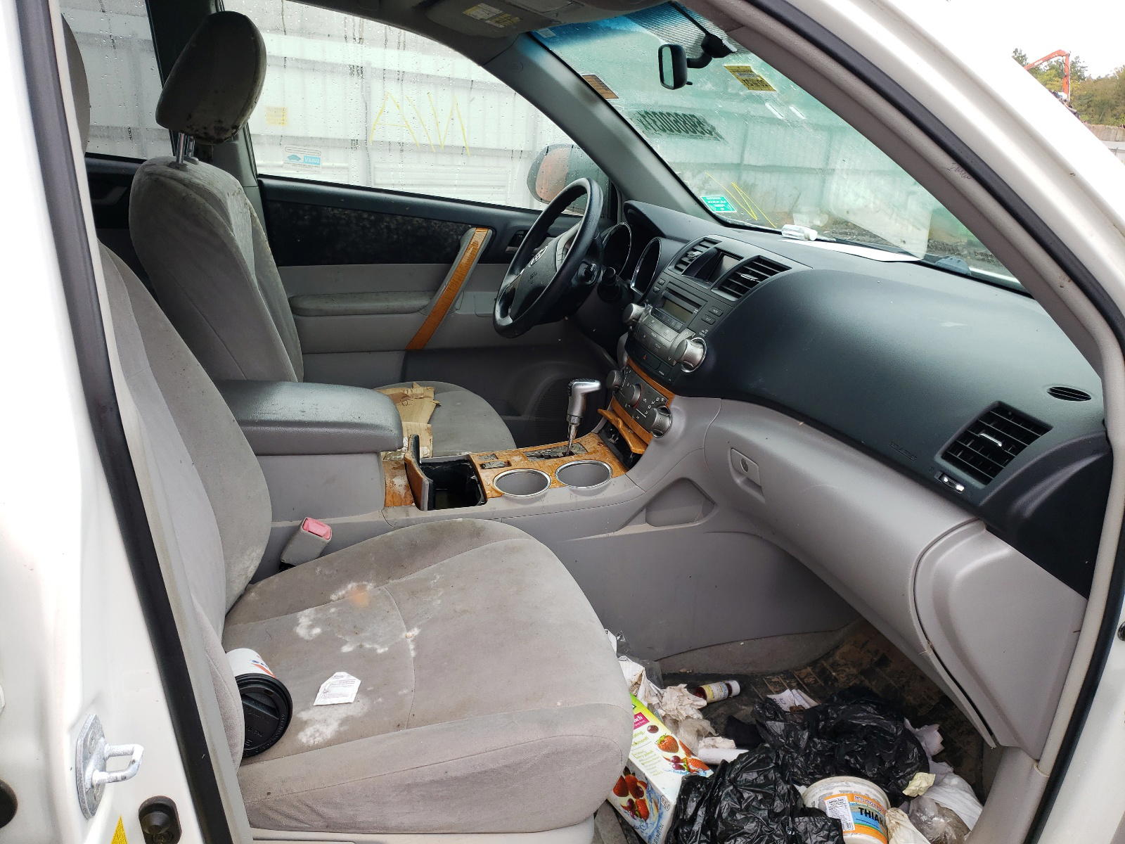 Photo 5 from auction – 2008 TOYOTA HIGHLANDER with VIN JTEEW41A382013436