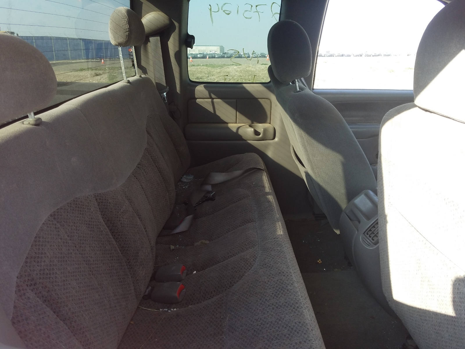 Photo 6 from auction – 1999 CHEVROLET SILVERADO with VIN 2GCEK19T7X1124431
