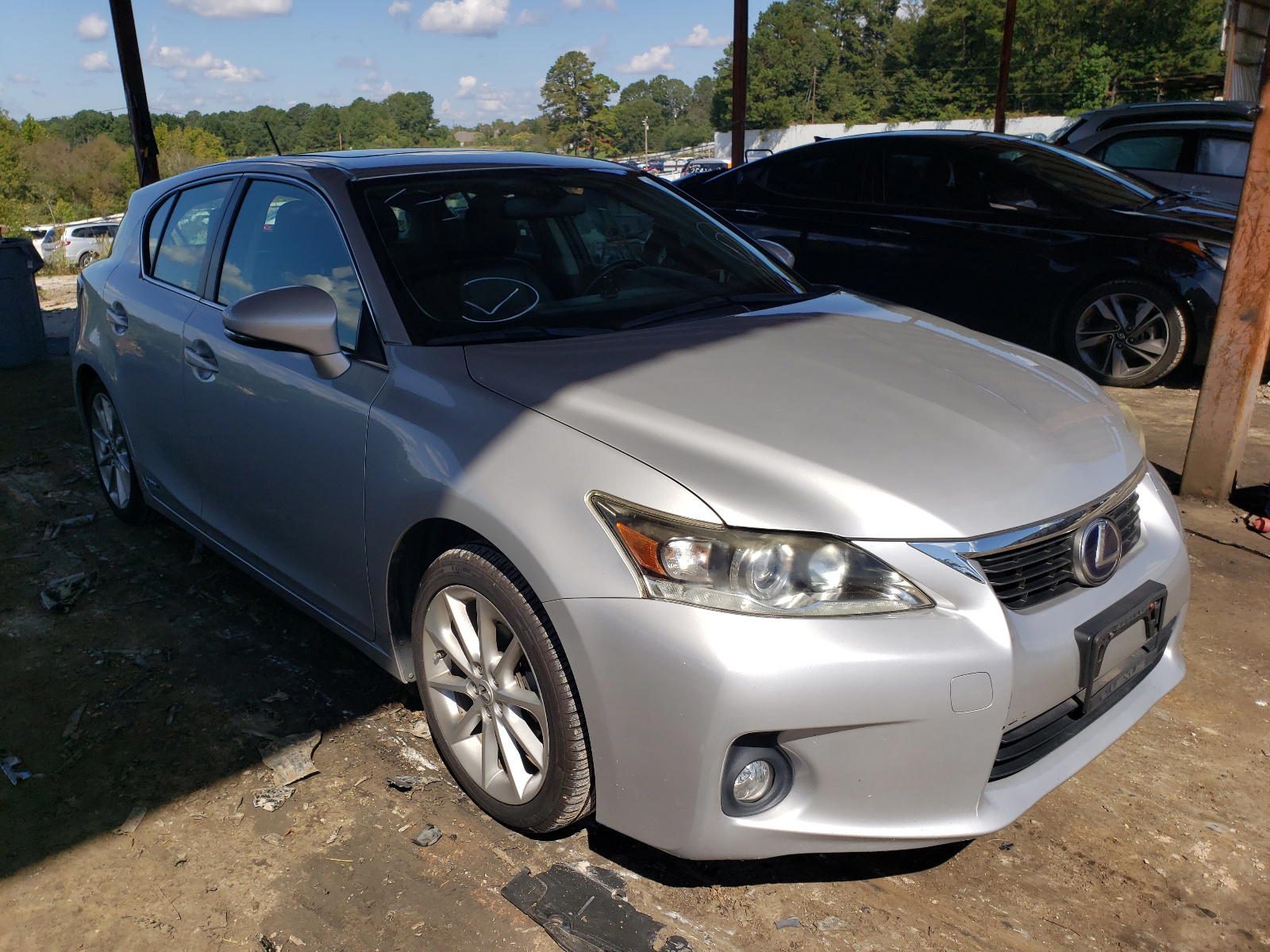 LEXUS CT 200 2011 with VIN JTHKD5BH7B2005652 - Photo from auction
