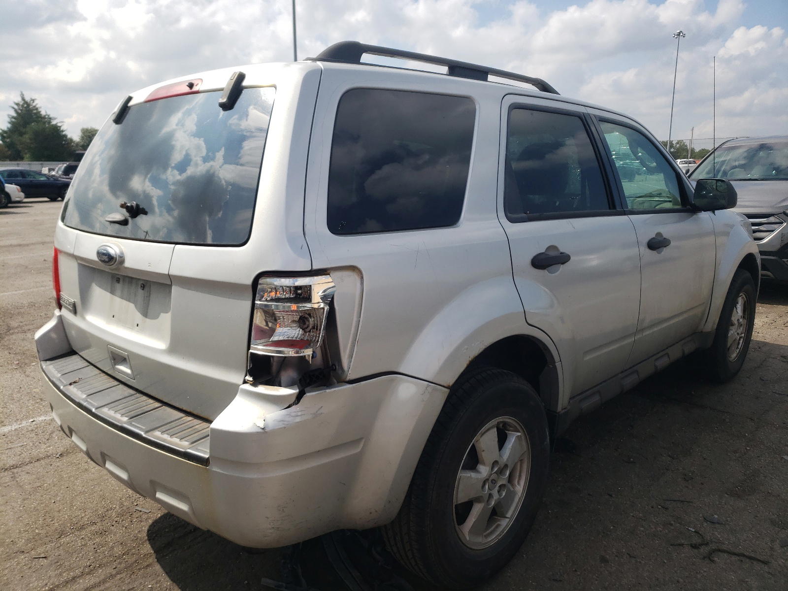 Photo 4 from auction – 2012 FORD ESCAPE XLT with VIN 1FMCU9D77CKB63505
