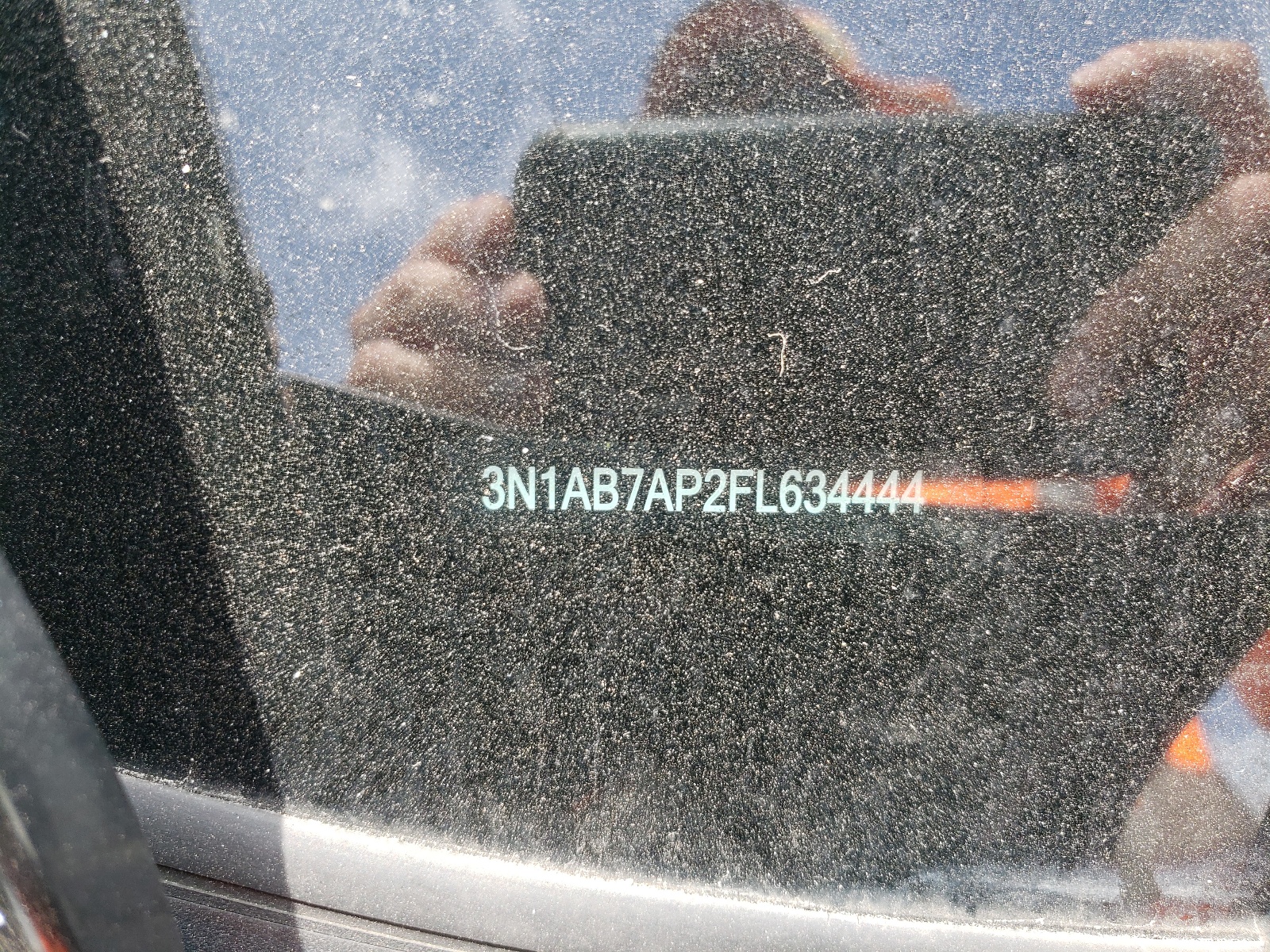 Photo 10 from auction – 2015 NISSAN SENTRA S with VIN 3N1AB7AP2FL634444