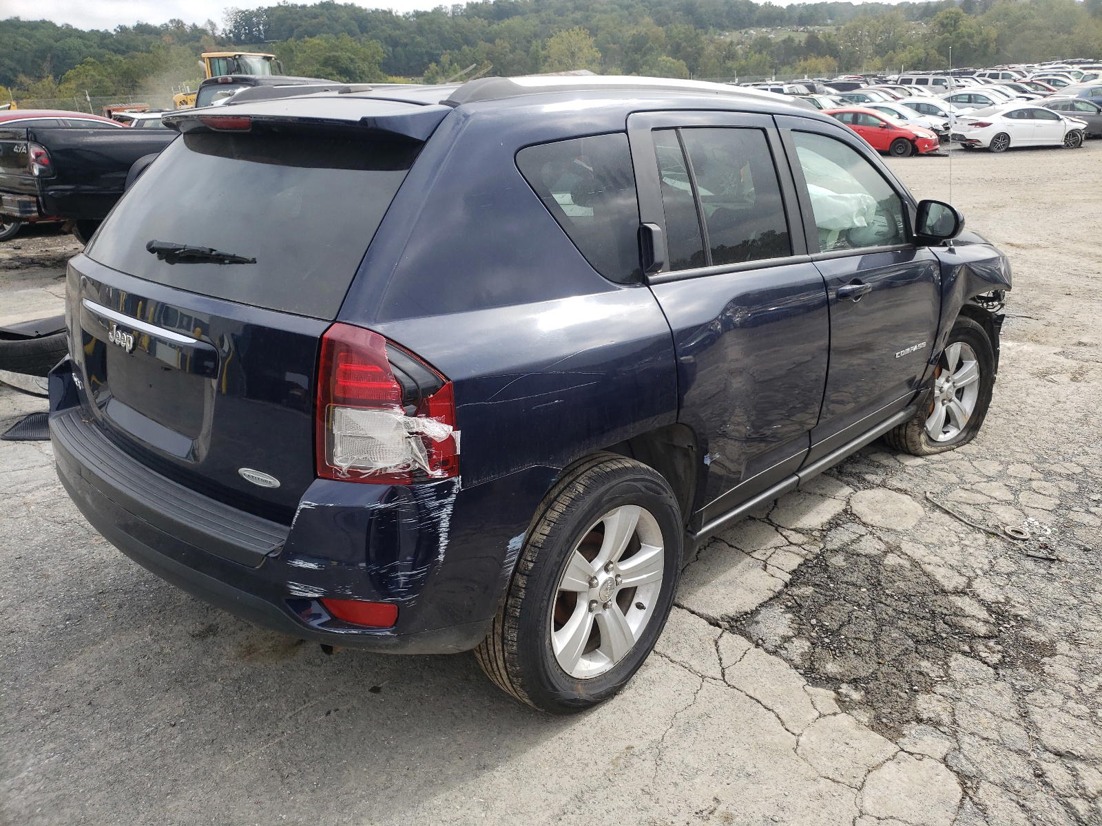 Photo 4 from auction – 2017 JEEP COMPASS LA with VIN 1C4NJDEB2HD191011