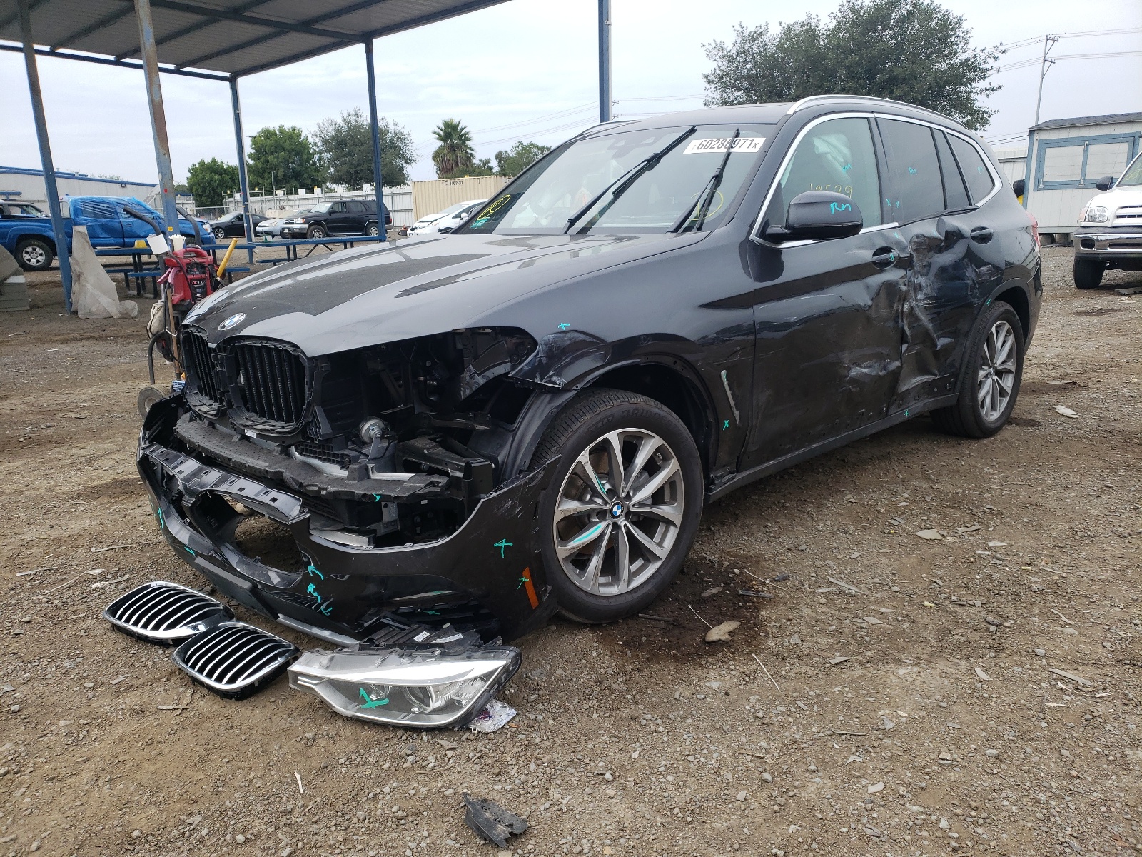 Photo 2 from auction – 2019 BMW X3 SDRIVE3 with VIN 5UXTR7C55KLR46064