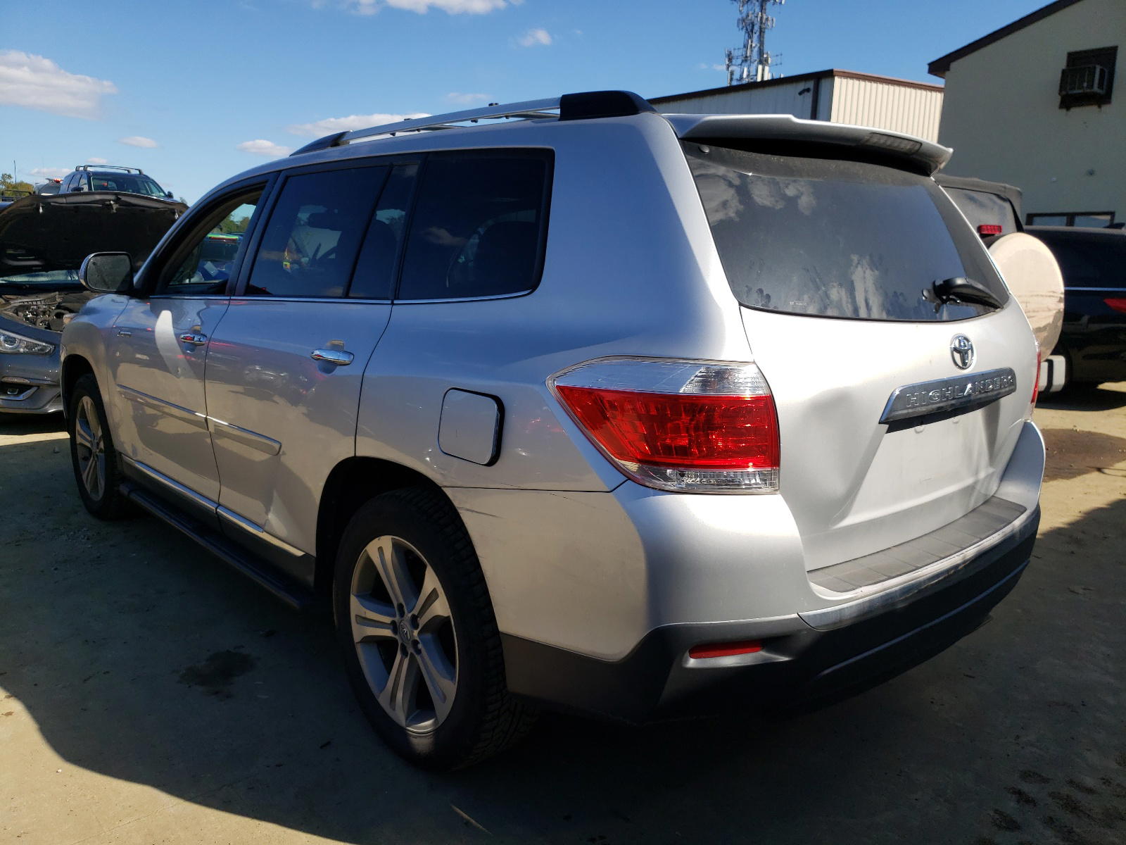 Photo 3 from auction – 2012 TOYOTA HIGHLANDER with VIN 5TDDK3EH0CS103867