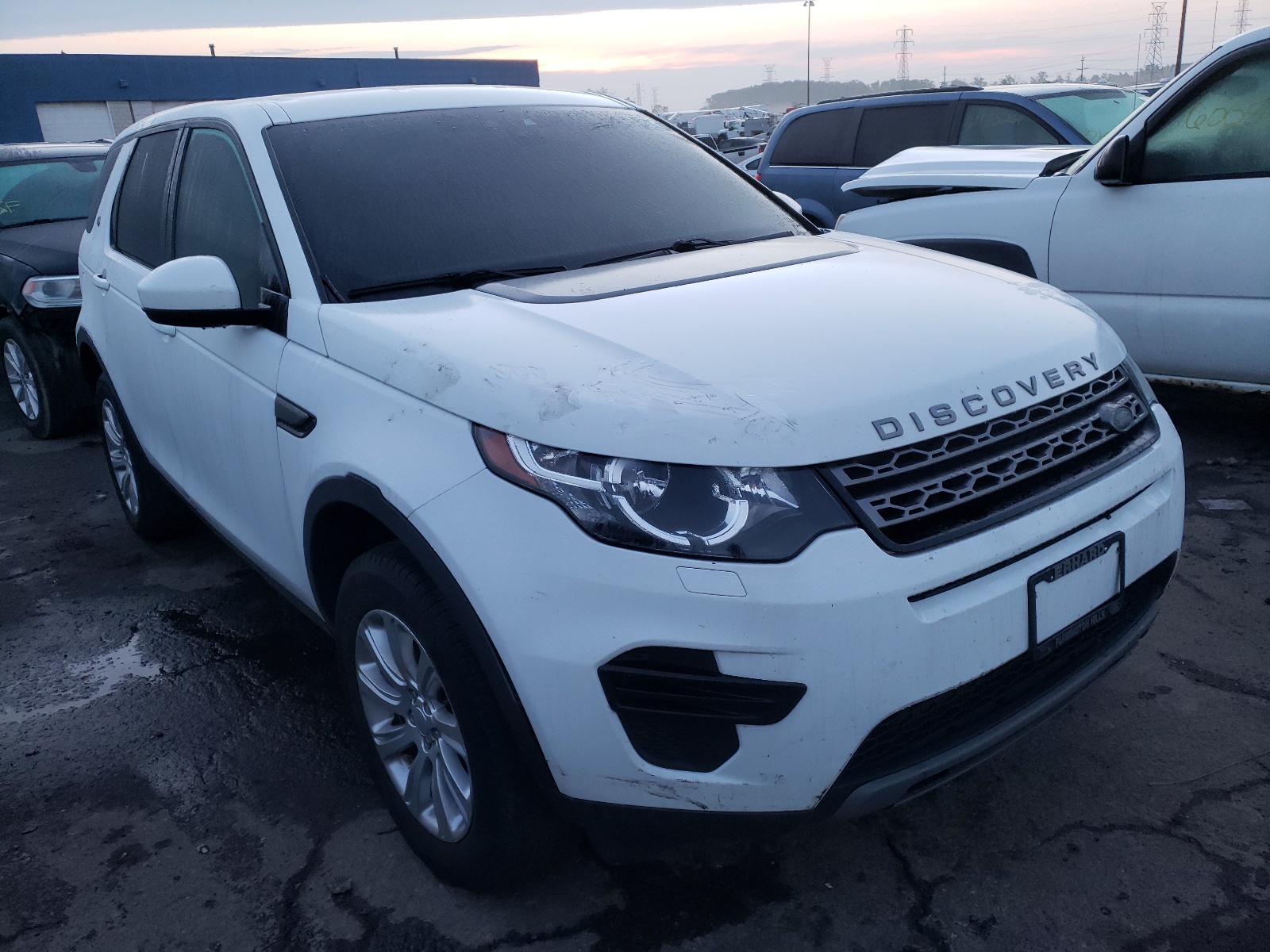Photo 1 from auction – 2017 LAND ROVER DISCOVERY with VIN SALCP2BG8HH671064