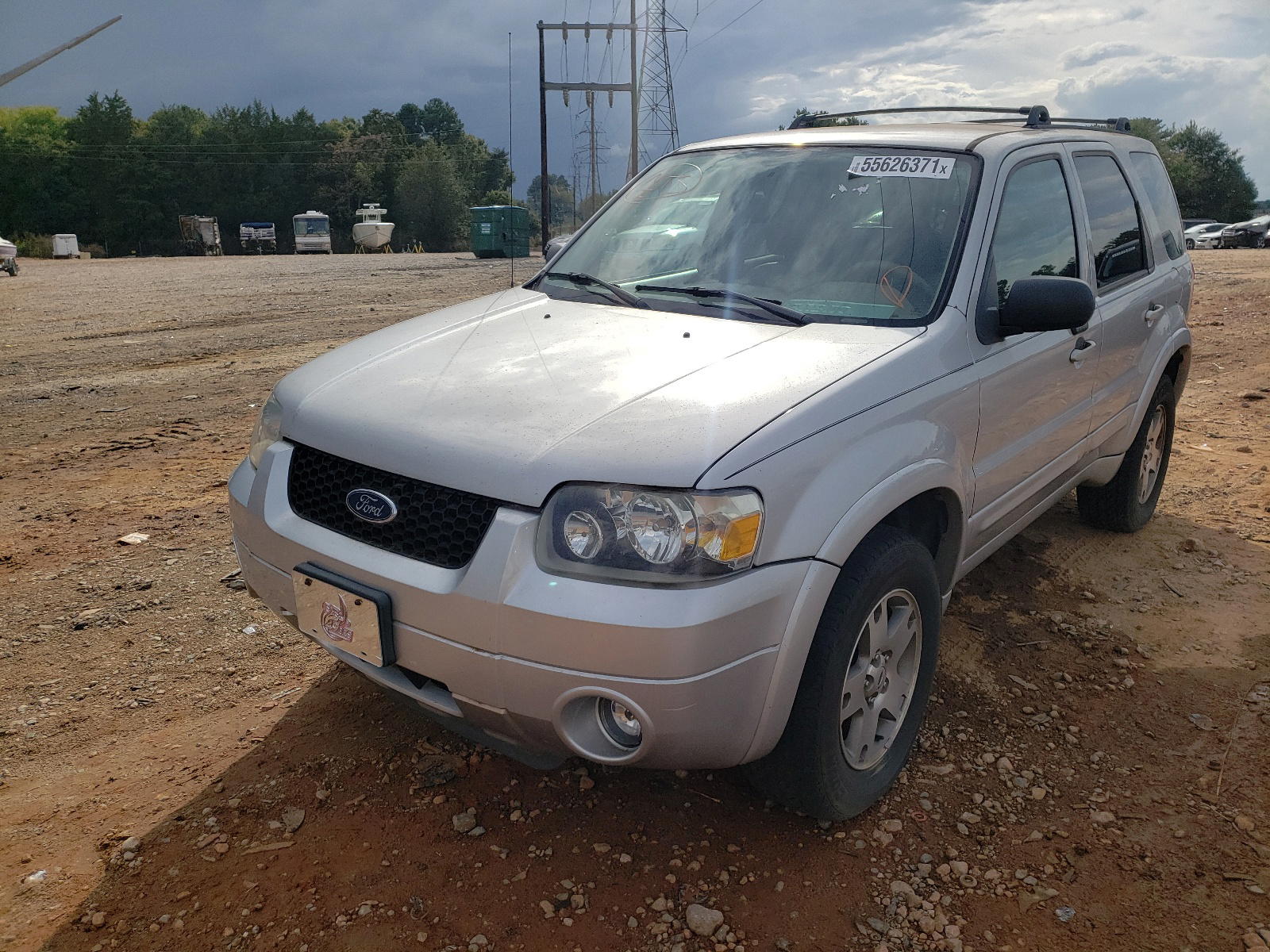 Photo 2 from auction – 2005 FORD ESCAPE with VIN 1FMCU94175KE22038