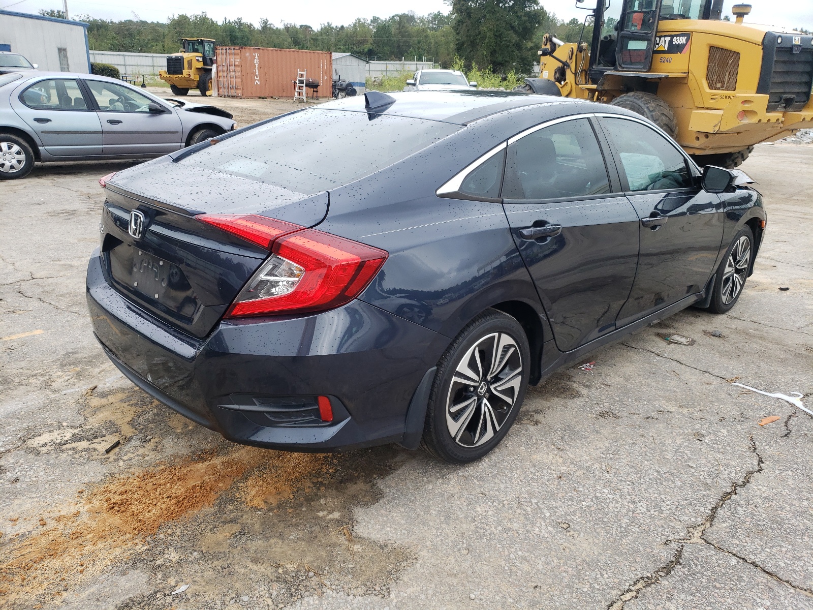 Photo 4 from auction – 2017 HONDA CIVIC EX with VIN 2HGFC1F31HH631292