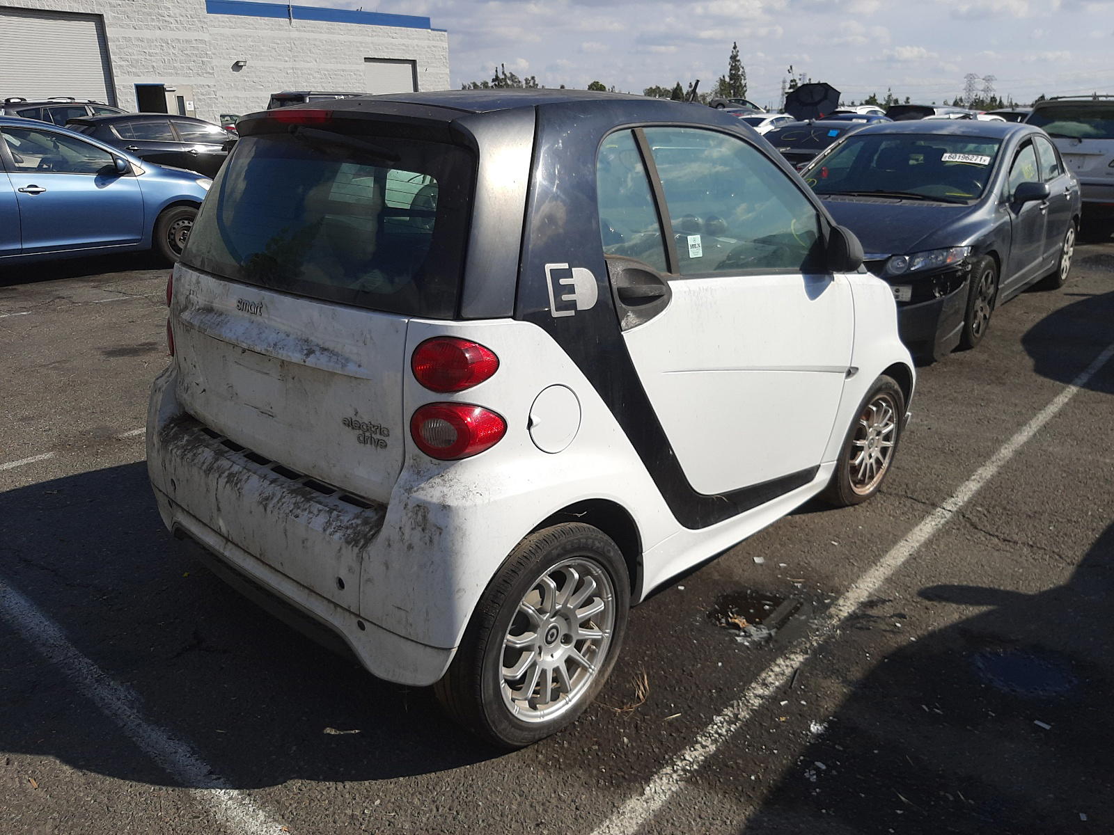 Photo 4 from auction – 2014 SMART FORTWO with VIN WMEEJ9AA0EK766726