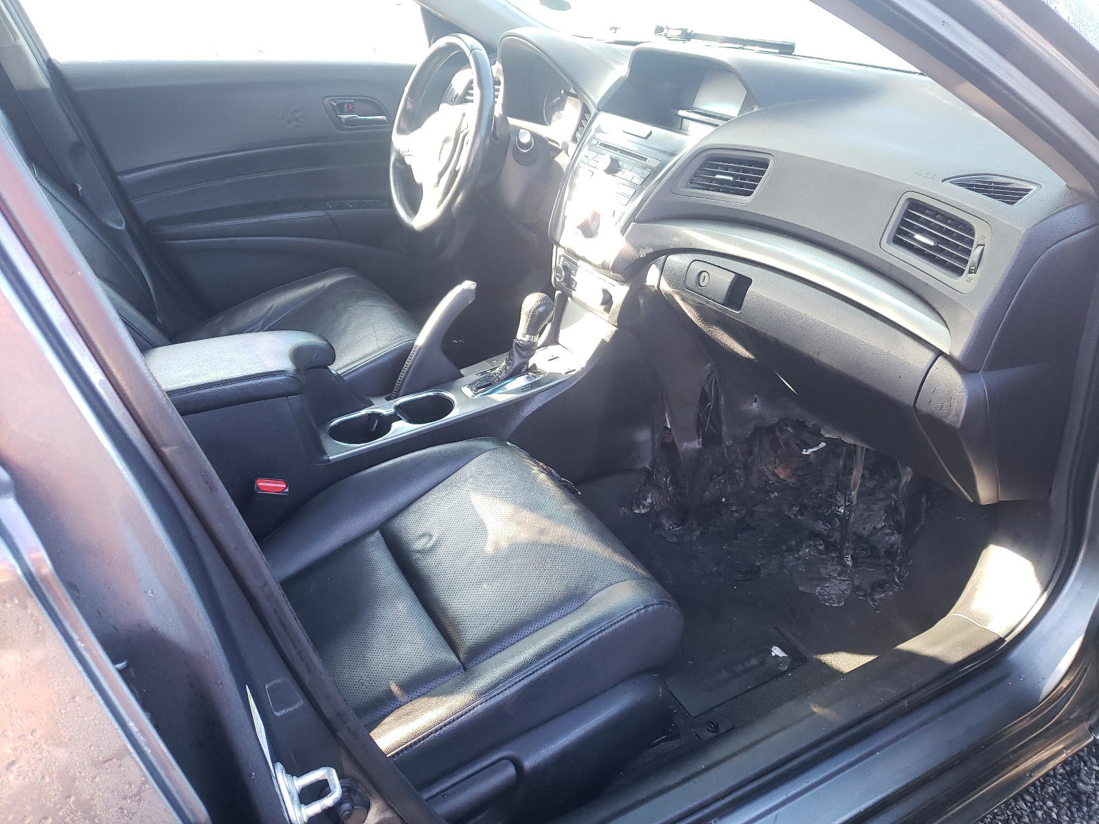Photo 5 from auction – 2014 ACURA ILX 20 with VIN 19VDE1F31EE003572