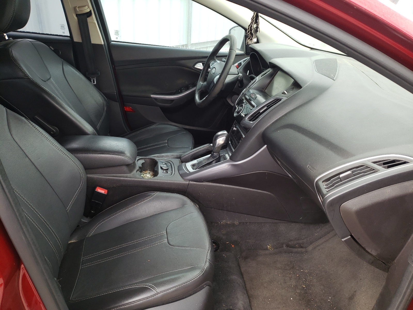 Photo 5 from auction – 2014 FORD FOCUS TITA with VIN 1FADP3N26EL282116