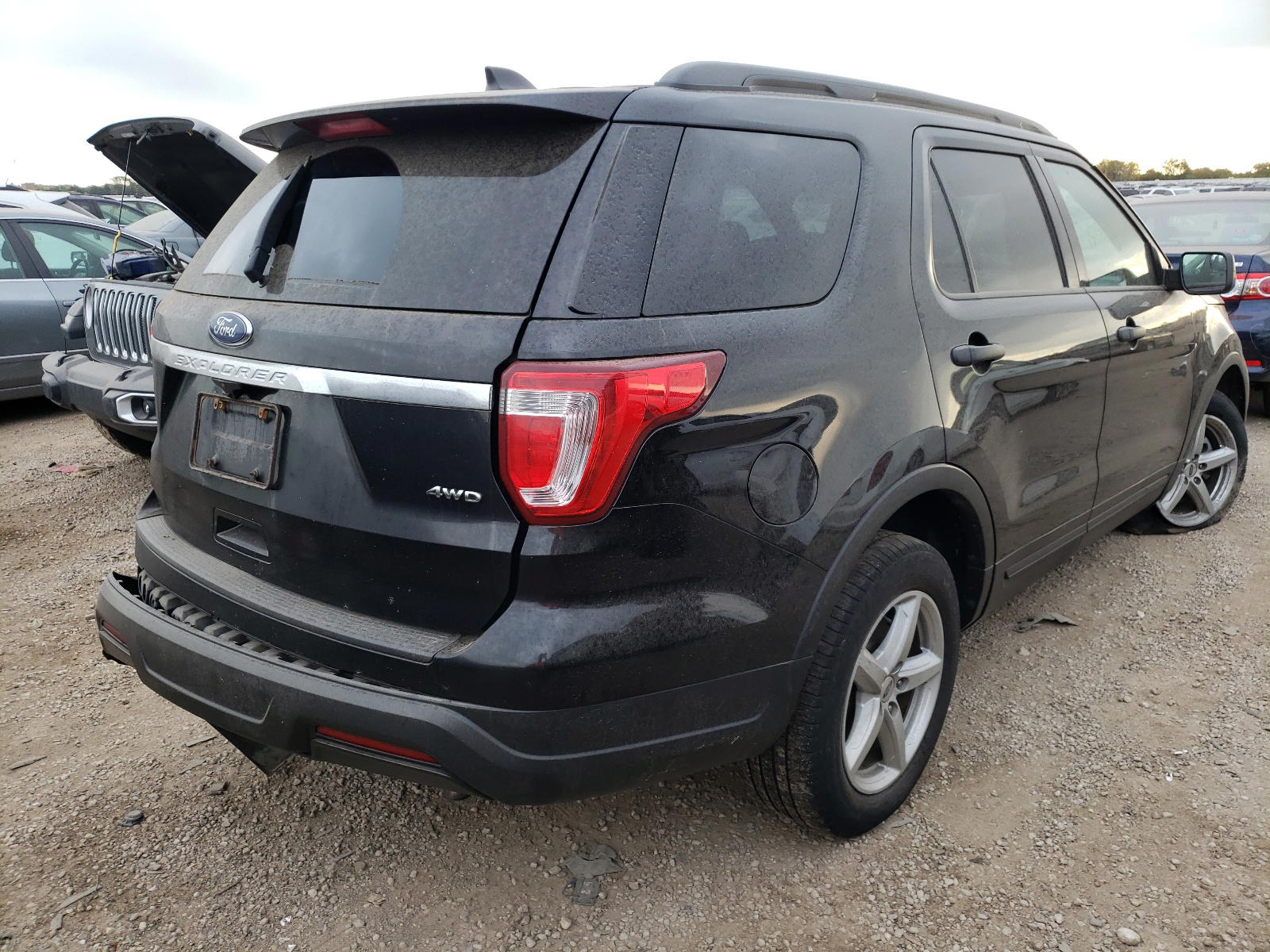 Photo 4 from auction – 2019 FORD EXPLORER with VIN 1FM5K8B85KGA28612