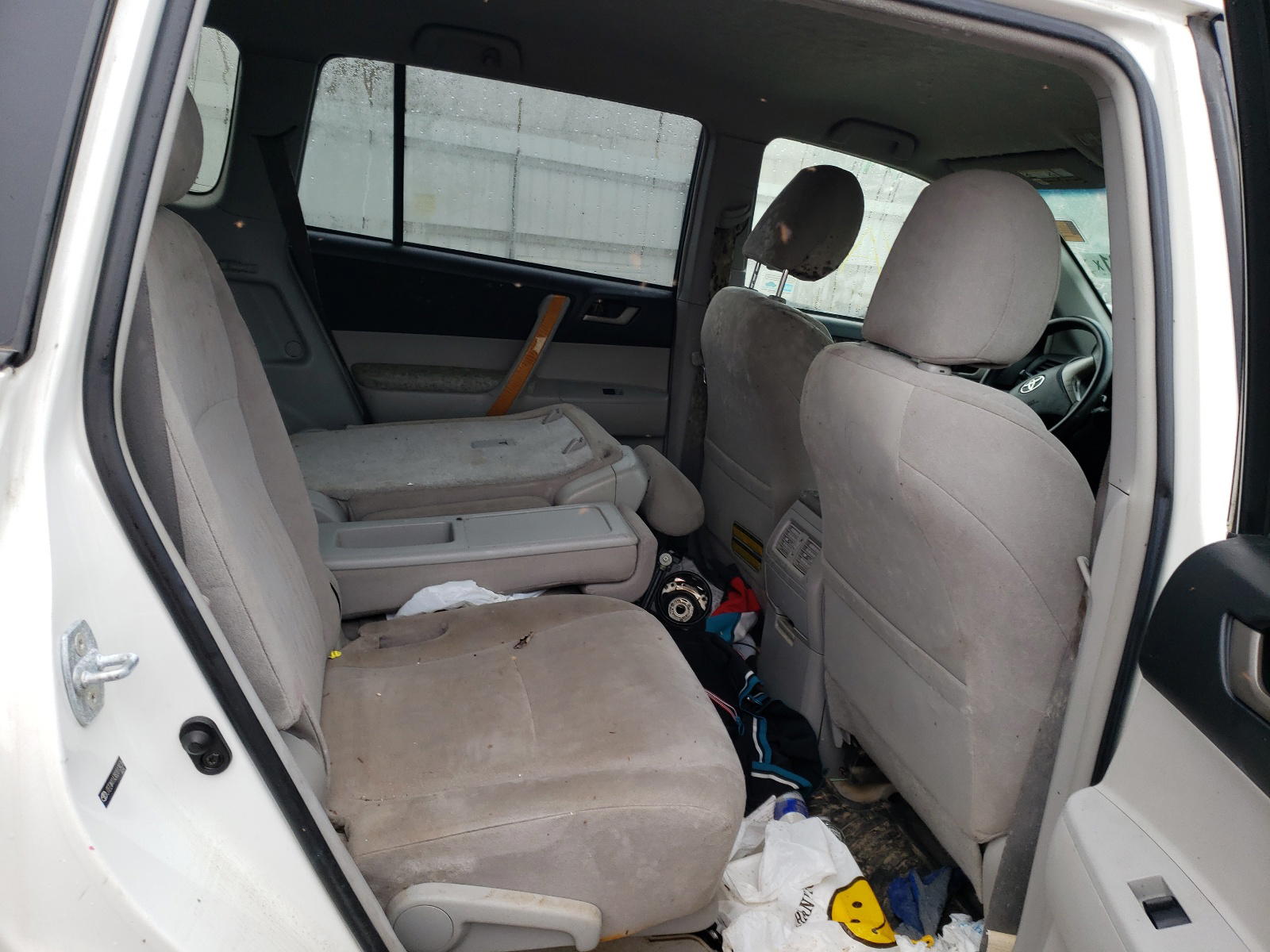 Photo 6 from auction – 2008 TOYOTA HIGHLANDER with VIN JTEEW41A382013436