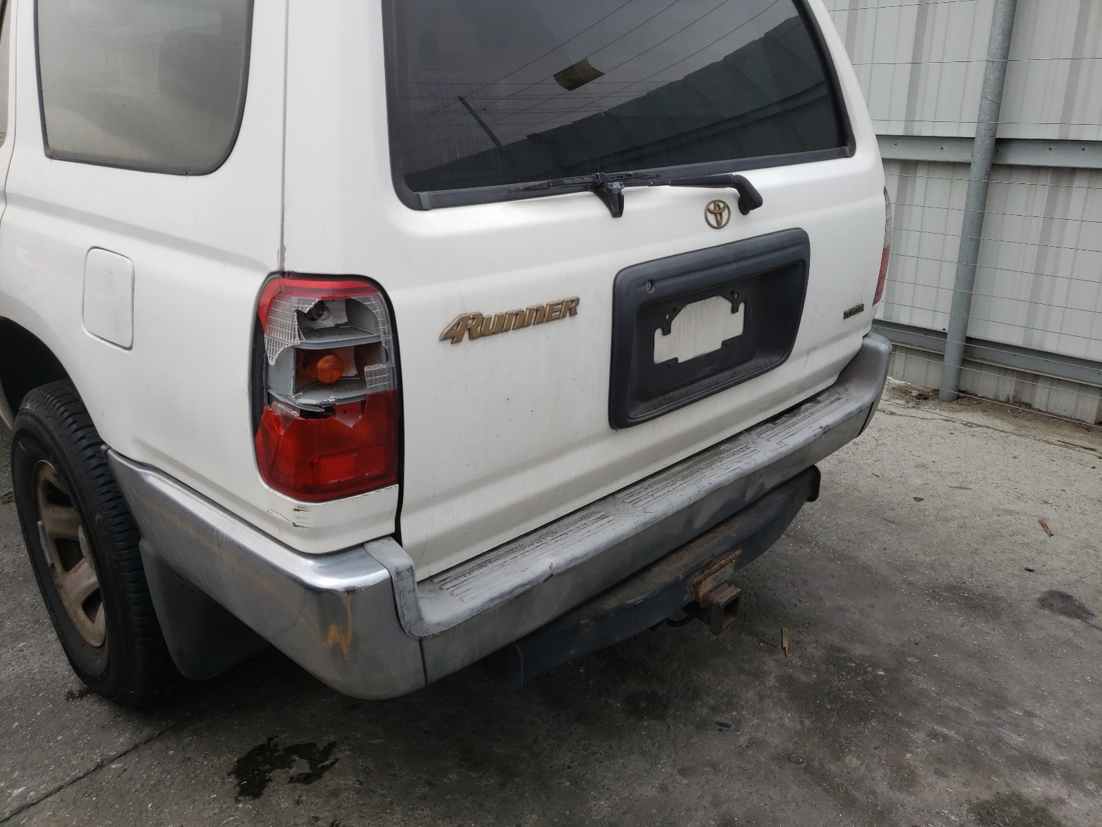 Photo 9 from auction – 1999 TOYOTA 4RUNNER with VIN JT3GM84R7X0049575