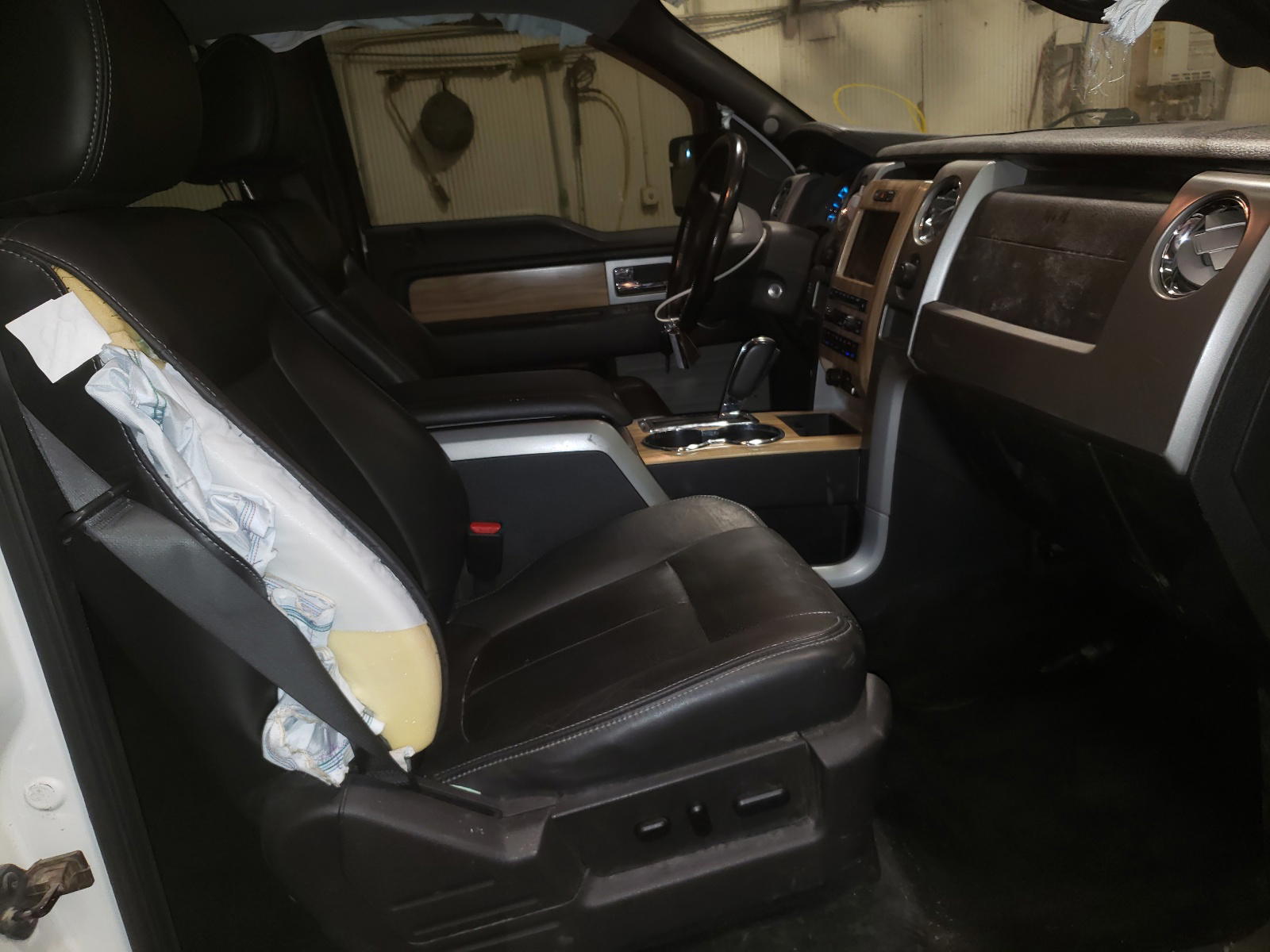 Photo 5 from auction – 2011 FORD F150 SUPER with VIN 1FTFW1EF2BFA20889