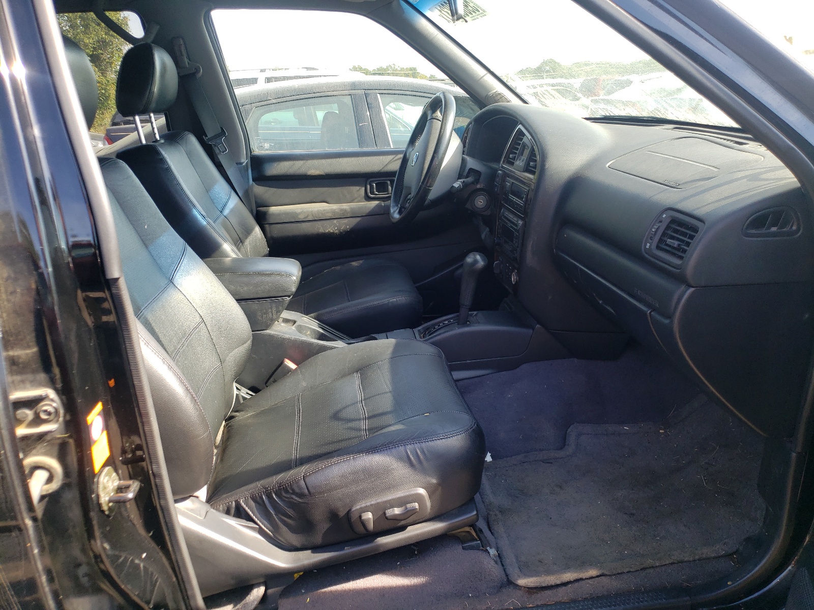 Photo 5 from auction – 2002 NISSAN PATHFINDER with VIN JN8DR09Y52W722424