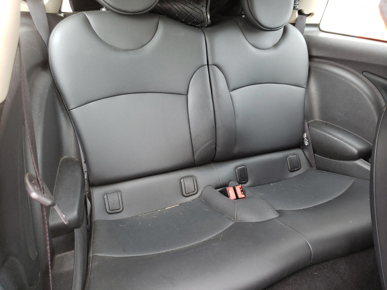 Photo 6 from auction – 2011 MINI COOPER with VIN WMWSU3C55BT093344