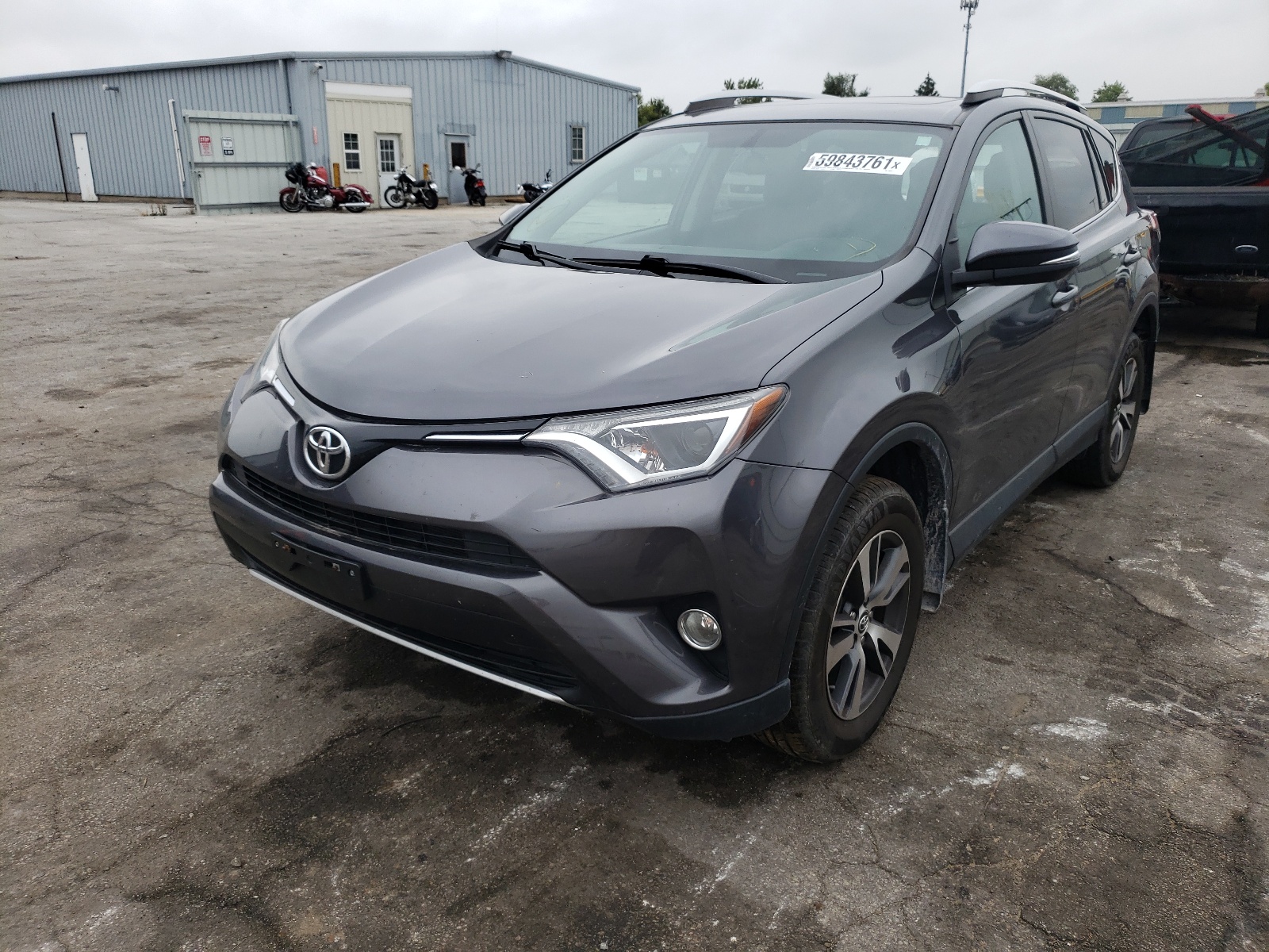Photo 2 from auction – 2016 TOYOTA RAV4 XLE with VIN 2T3RFREV4GW509335