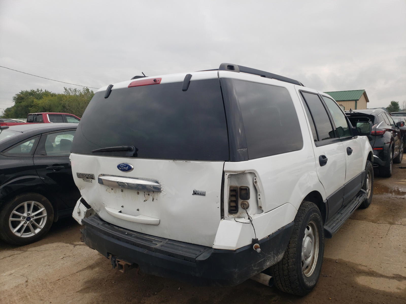 Photo 4 from auction – 2011 FORD EXPEDITION with VIN 1FMJU1G5XBEF33720