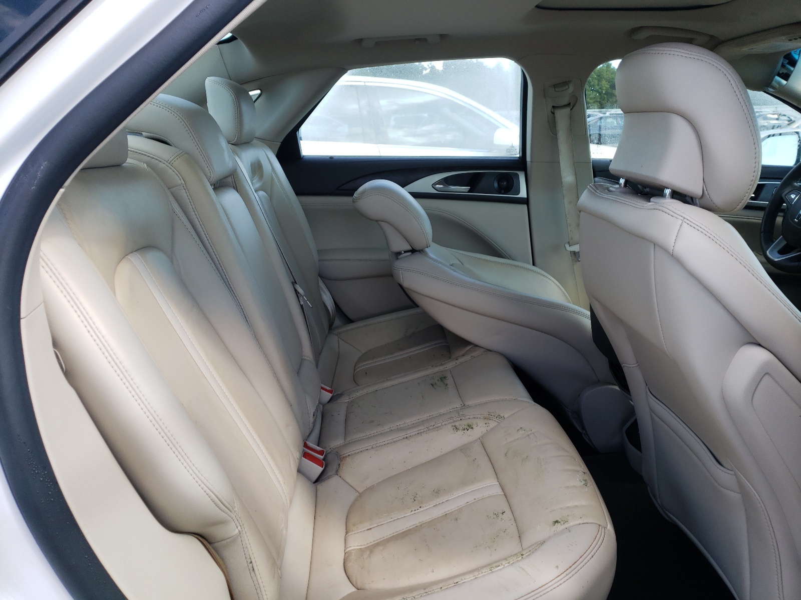 Photo 6 from auction – 2019 LINCOLN MKZ RESERV with VIN 3LN6L5D94KR623336