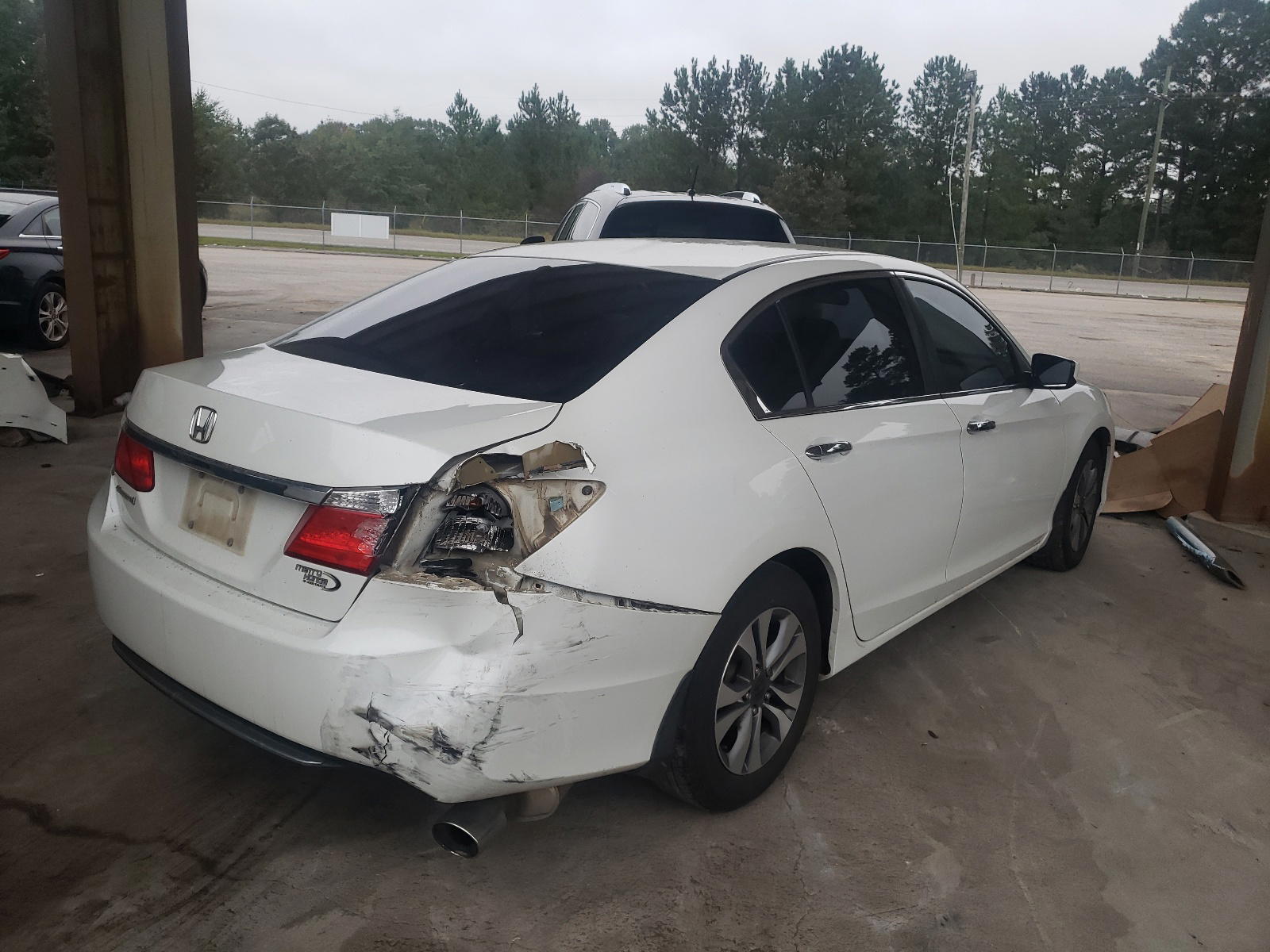 Photo 4 from auction – 2014 HONDA ACCORD with VIN 1HGCR2F35EA022983