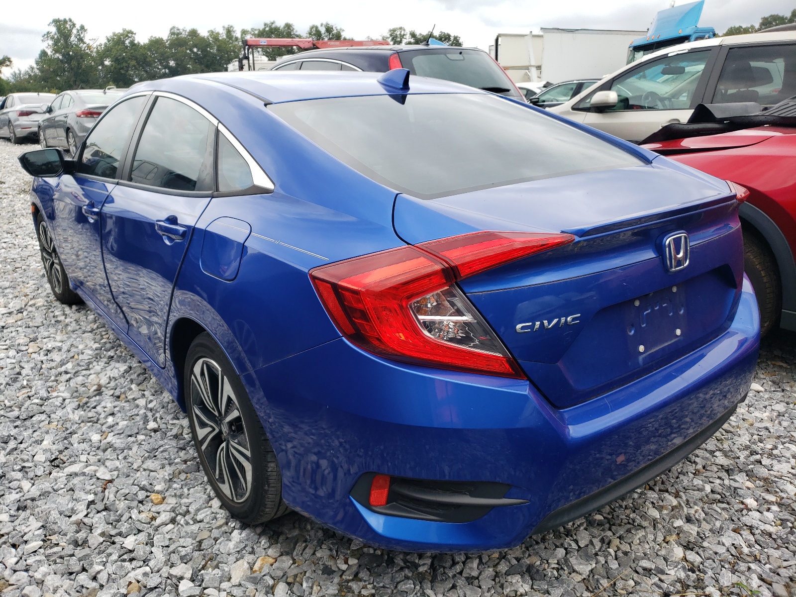 Photo 3 from auction – 2016 HONDA CIVIC EX with VIN 2HGFC1F3XGH650812