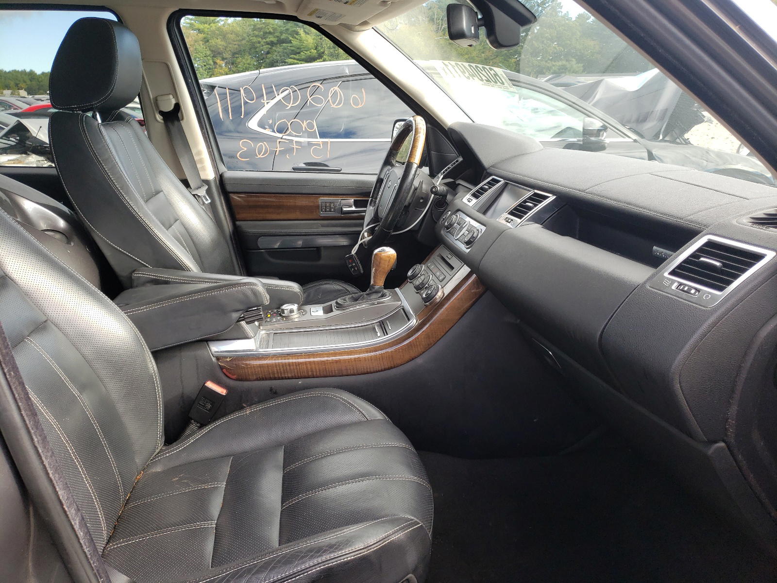 Photo 5 from auction – 2010 LAND ROVER RANGE ROVE with VIN SALSH2E47AA252941