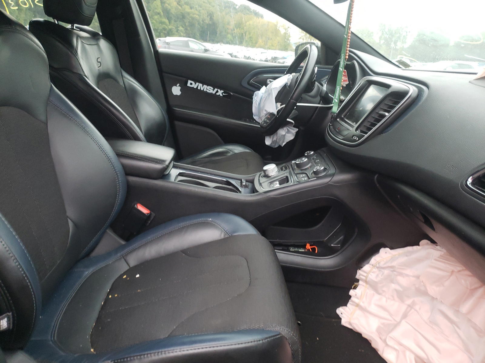 Photo 5 from auction – 2016 CHRYSLER 200 S with VIN 1C3CCCDG8GN158472
