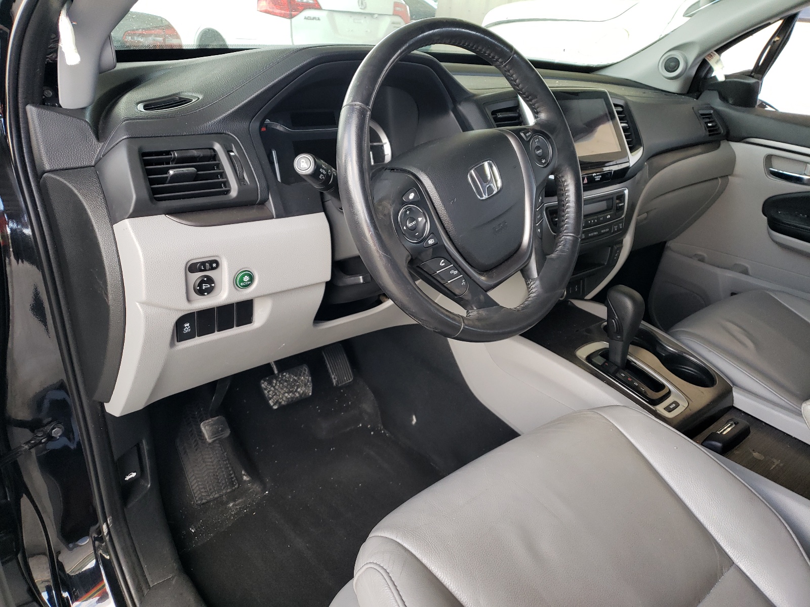 Photo 9 from auction – 2016 HONDA PILOT EXL with VIN 5FNYF5H51GB017688