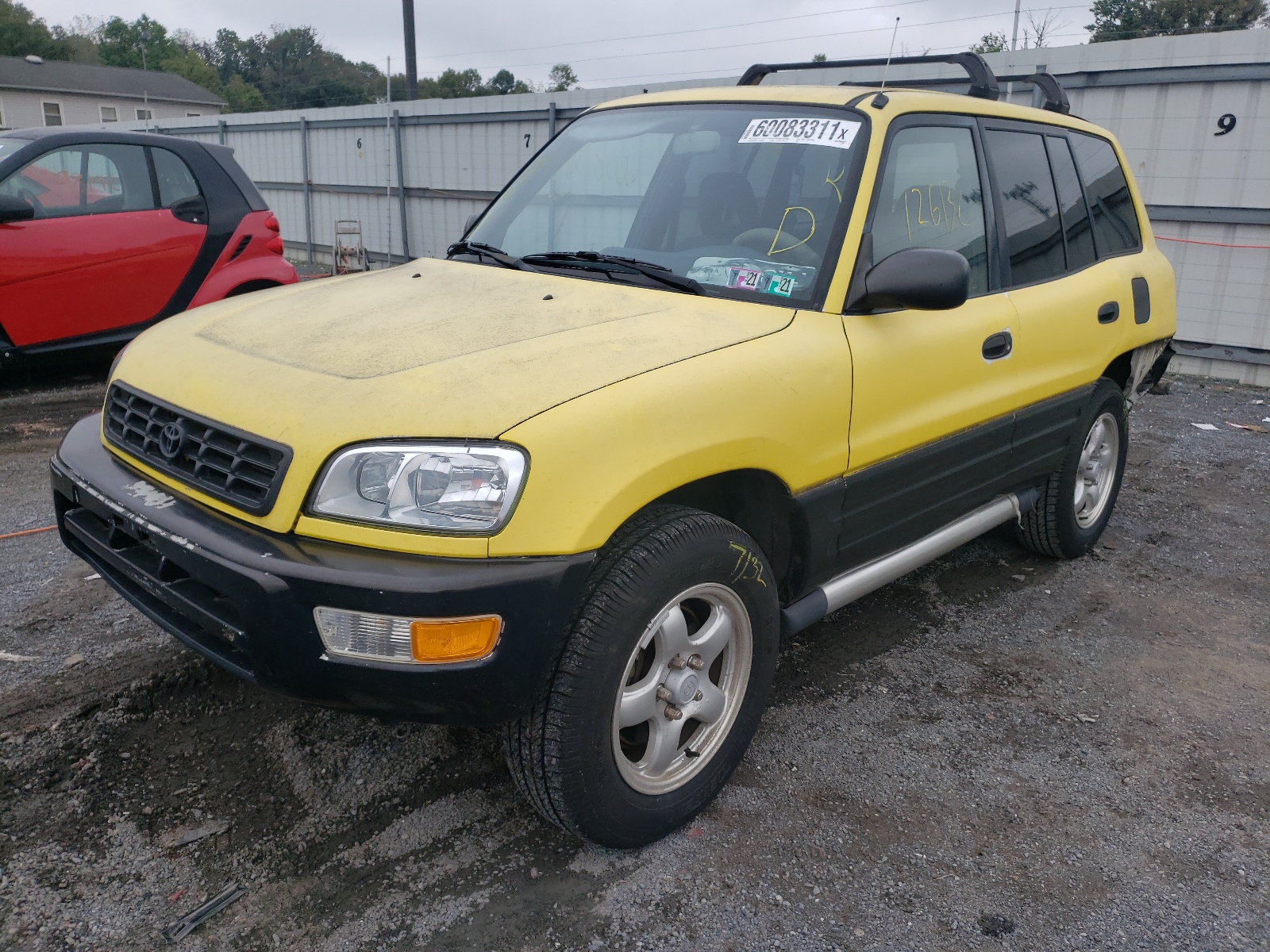 Photo 2 from auction – 1998 TOYOTA RAV4 with VIN JT3GP10V7W0031352