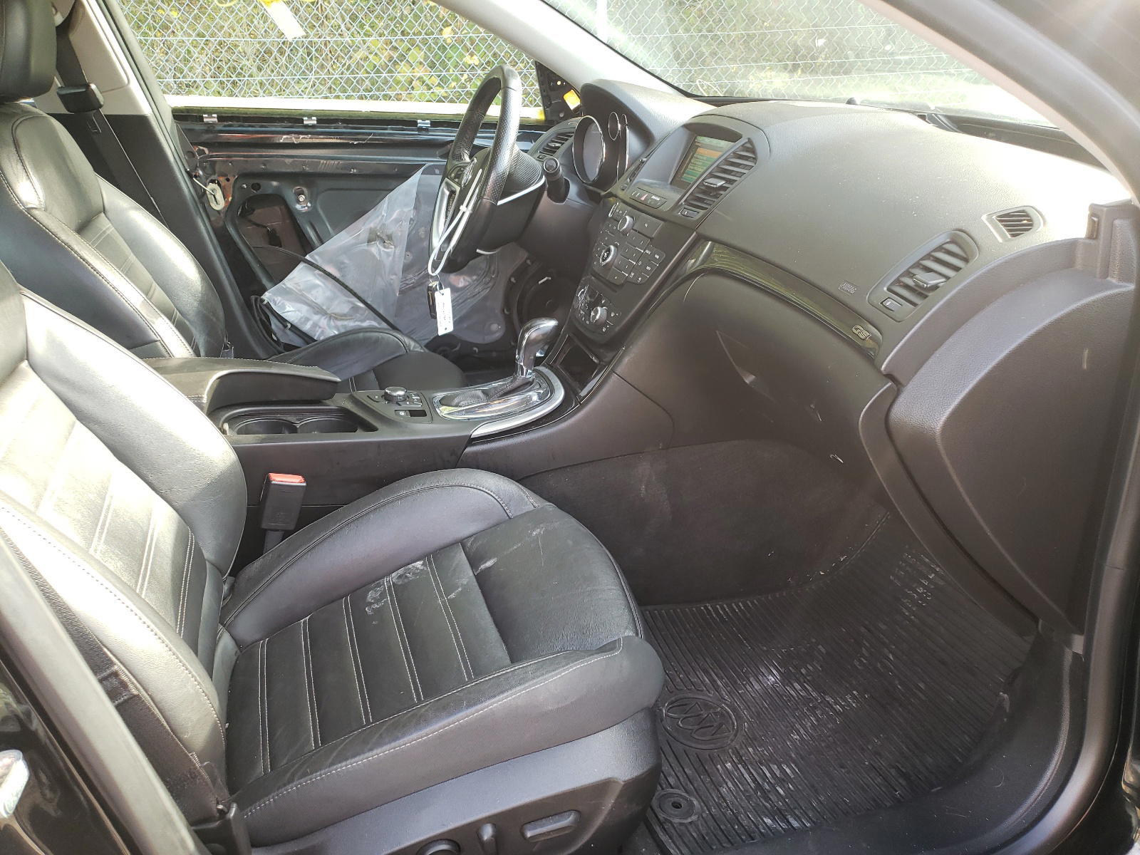 Photo 5 from auction – 2012 BUICK REGAL with VIN 2G4GV5GVXC9196663