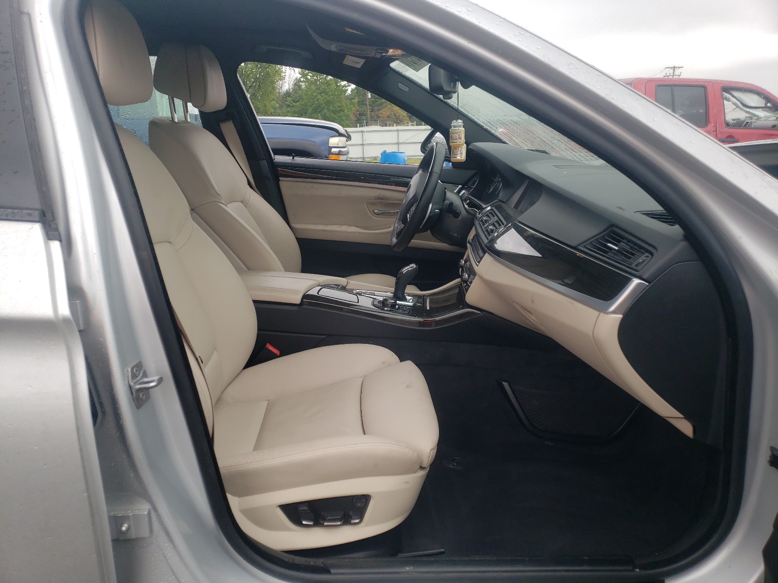 Photo 5 from auction – 2013 BMW 550 XI with VIN WBAFU9C57DDY72164